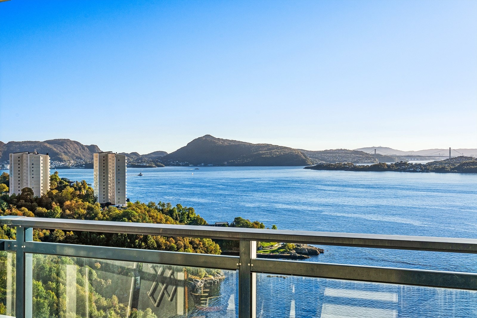 Velkommen til Øvre Lønborg 25 - Presentert av Thomas Moldestad Olsen for Eiendomsmegler Vest! Galleribilde