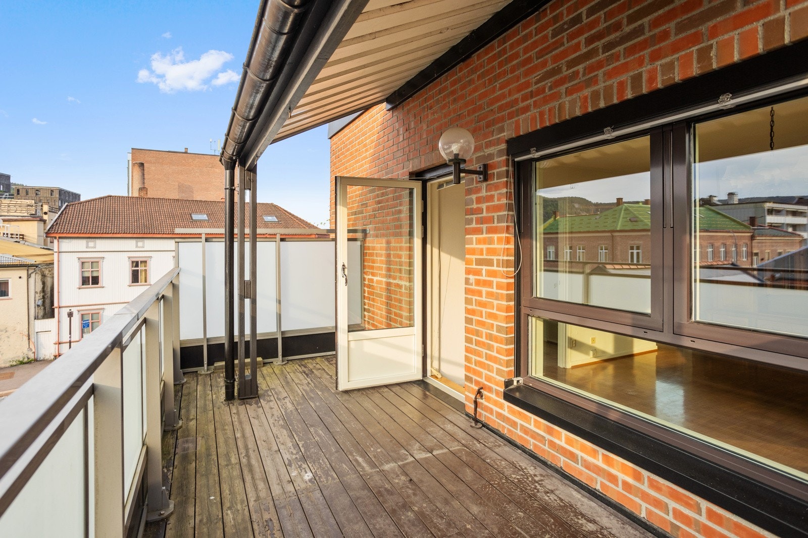 Rekkverket ble renovert i 2016 av borettslaget. Galleribilde