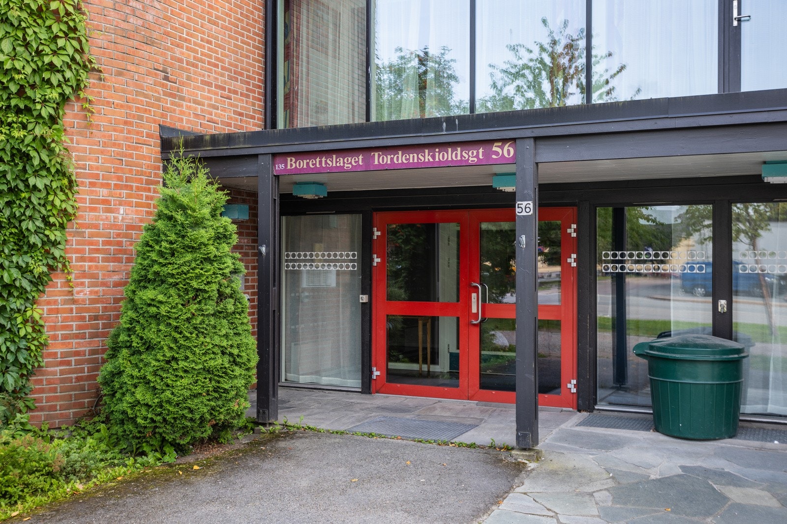 Inngangsparti. Galleribilde