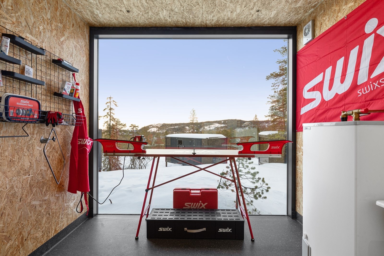 Fra smøreboden i første etasje. Godt utstyrt med Swix produkter. Galleribilde