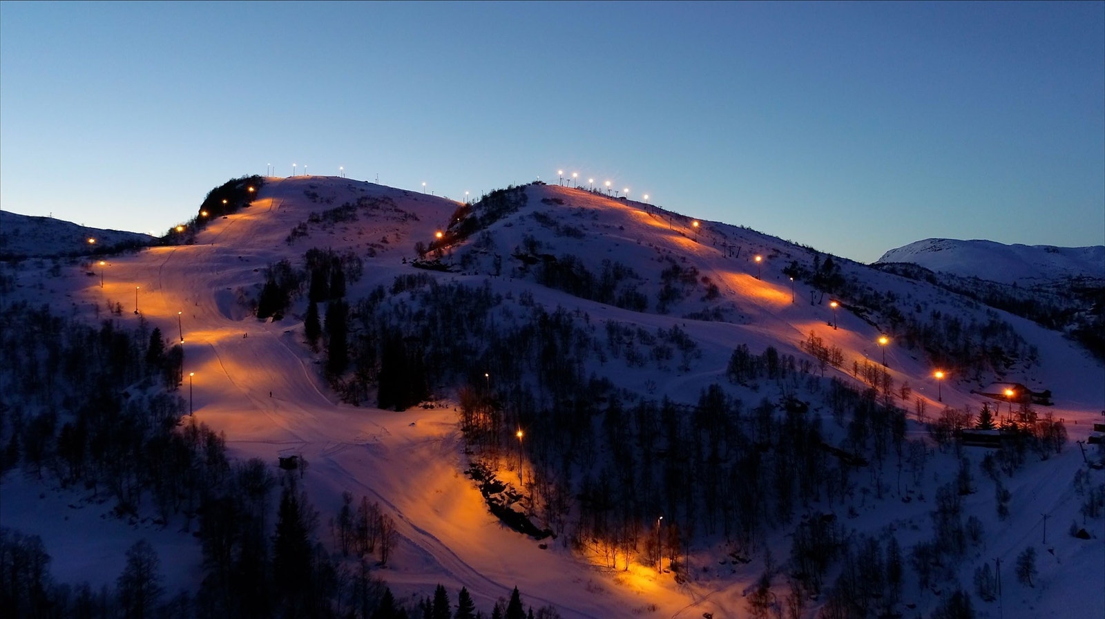 Kveldskjøring i Ålsheia Galleribilde
