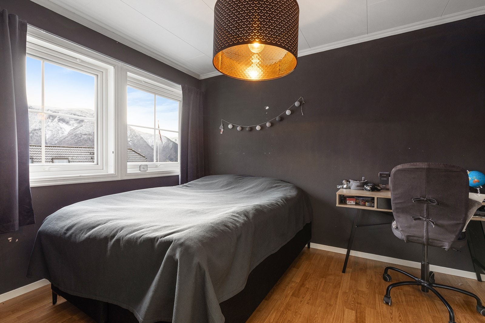 1. Plan har to romslege soverom med god plass til seng, garderobe og nattbord. Galleribilde