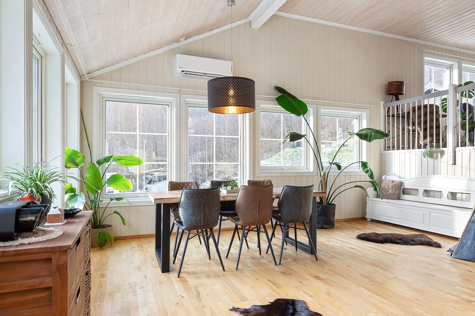 Garanti Indre Sogn v/ Malin Låksrud Øyre har gleda av å presentere Tungeteigen 5 - Galleribilde