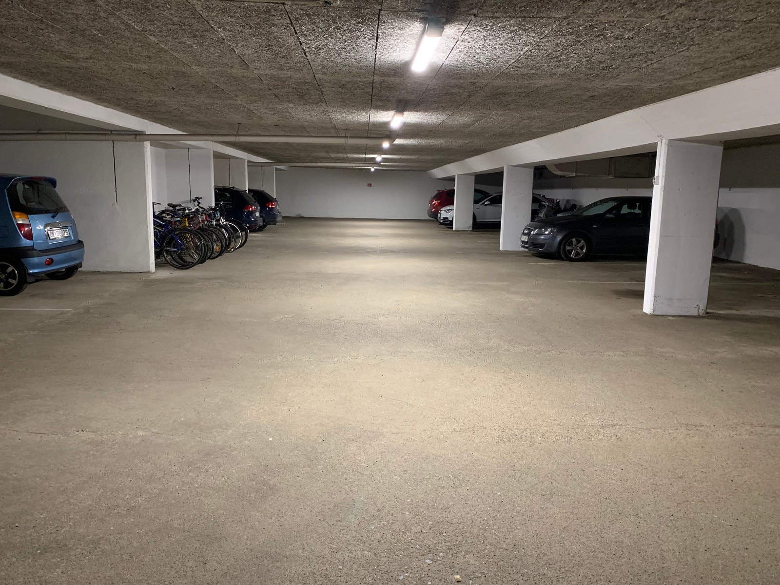 4 stk garasjeplasser med elbil-lader i Frederik Glads gate 19..jpg Galleribilde