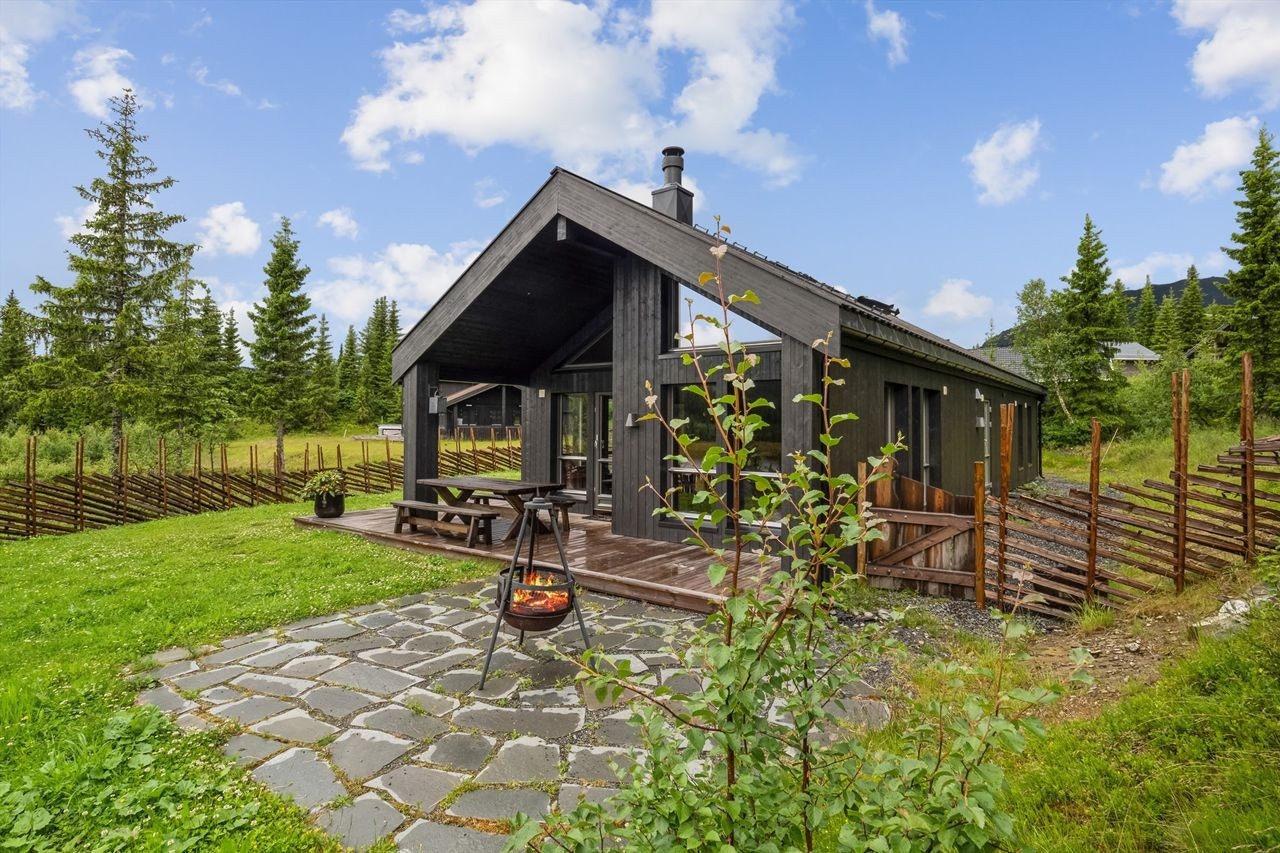 Velkommen til Sørskei-Tjernet 5, sentralt på Skei! Galleribilde