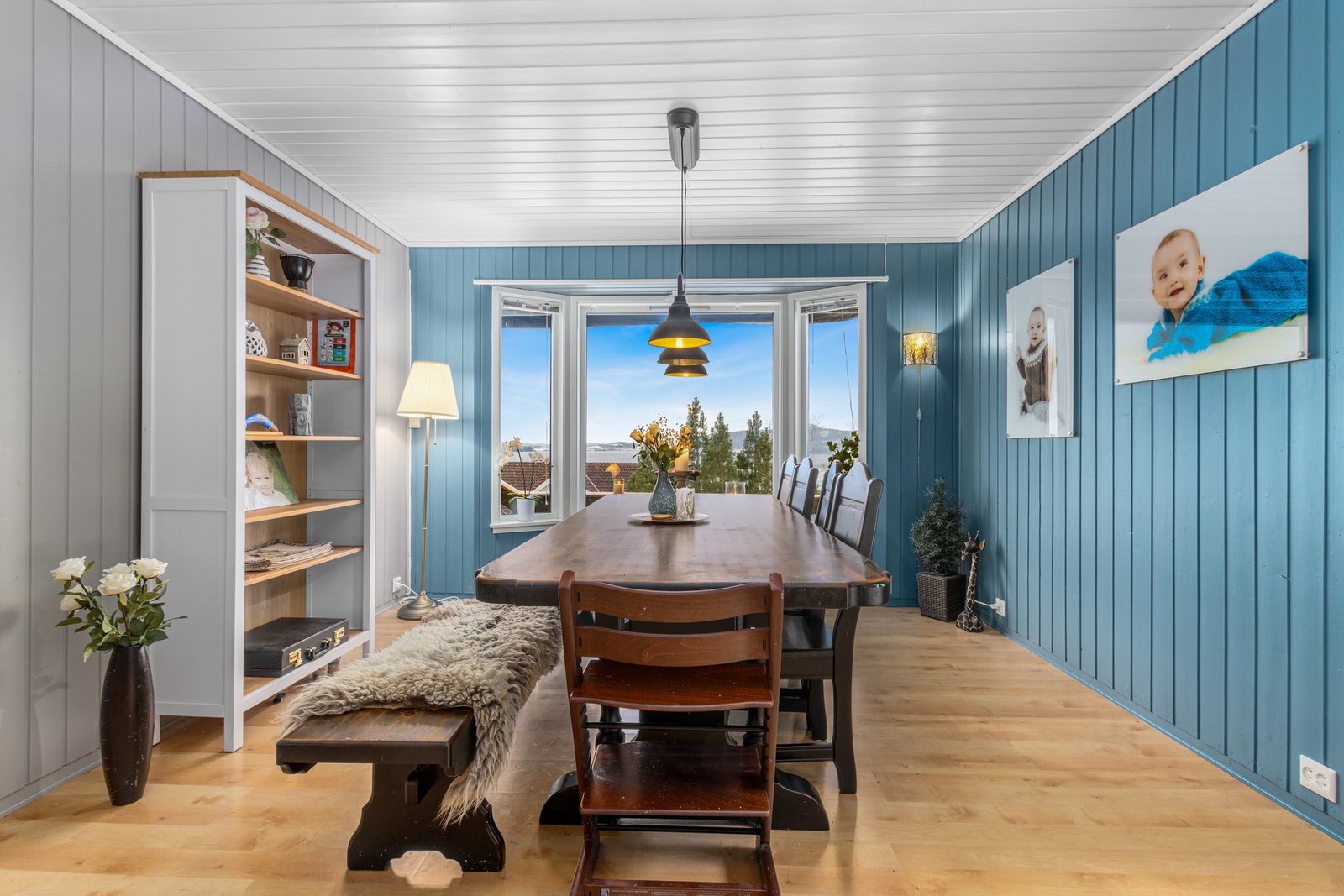 Stue - Med utsikt over Leksdalsvannet. Galleribilde