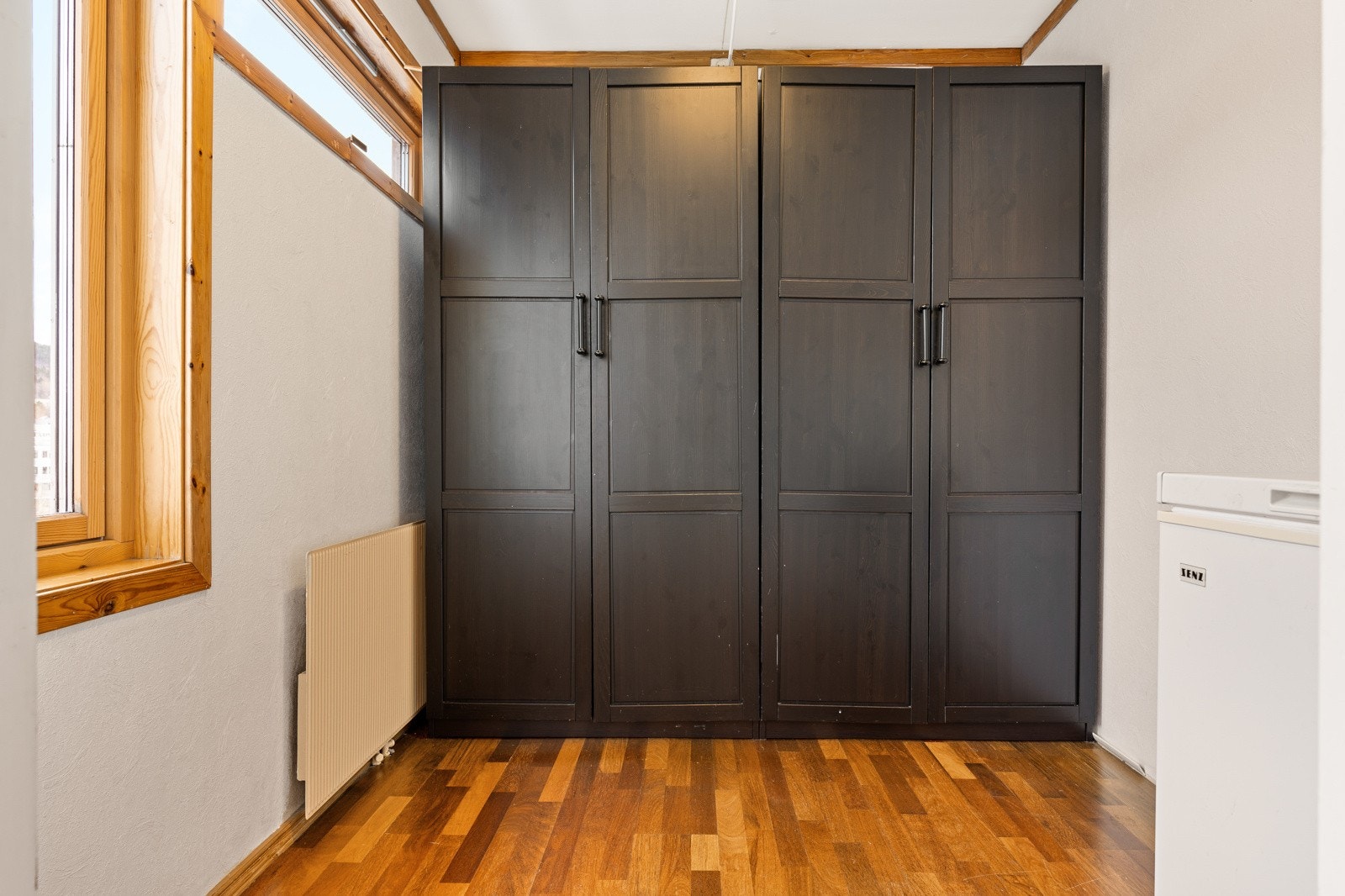 Fra det største rommet er det adkomst til en bod på 5 kvm som egner seg godt som walk-in, kontor eller barnerom. Galleribilde