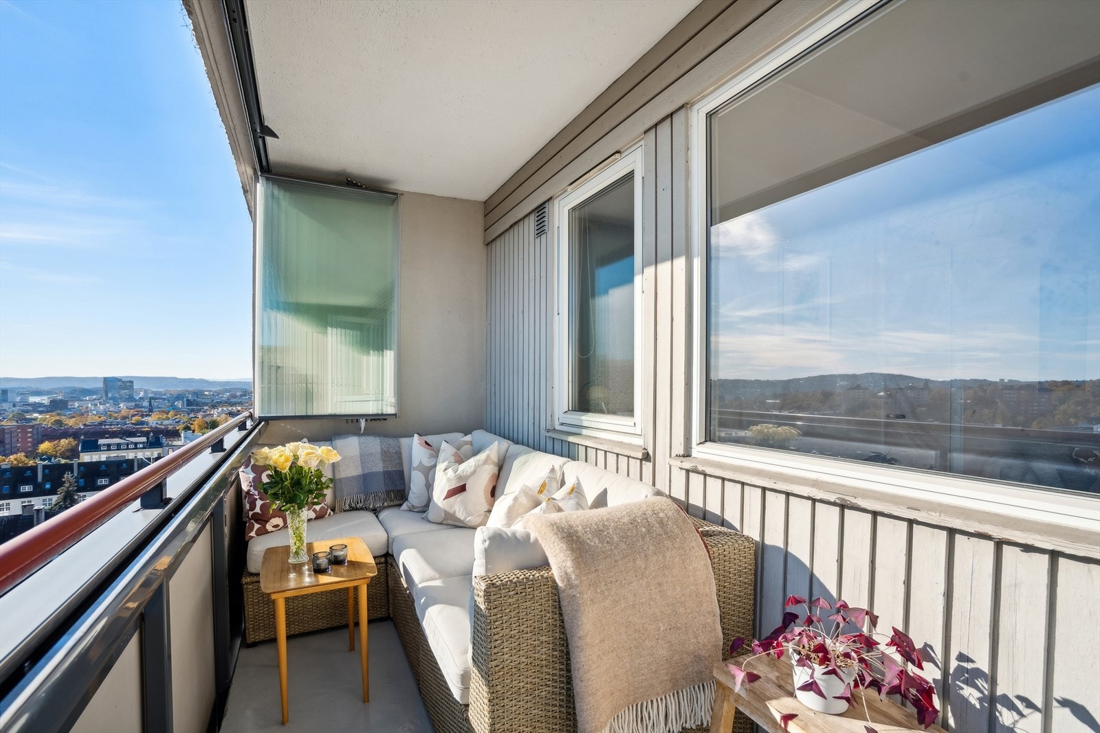 Fra leilighetens balkong er det fantasisk utsikt over Oslo. Galleribilde