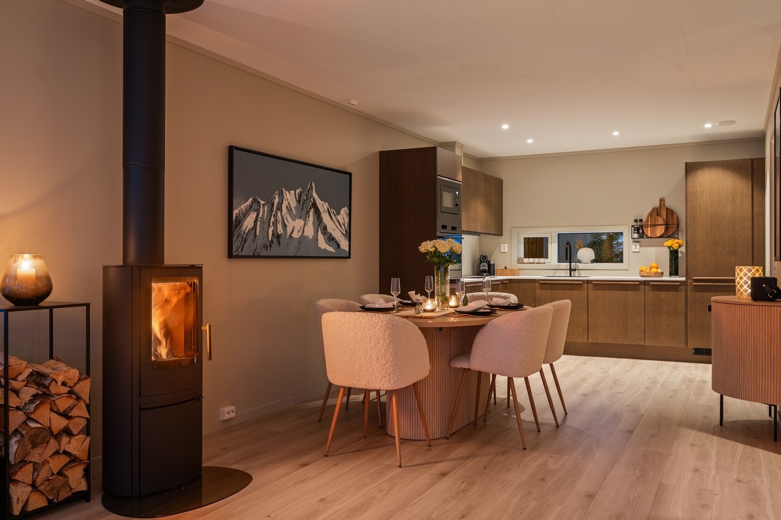 DNB Eiendom v/ Johanna Wenngren har den store gleden å presentere Karlsvogna 2 - et nydelig enderekkehus fra 2023! Galleribilde