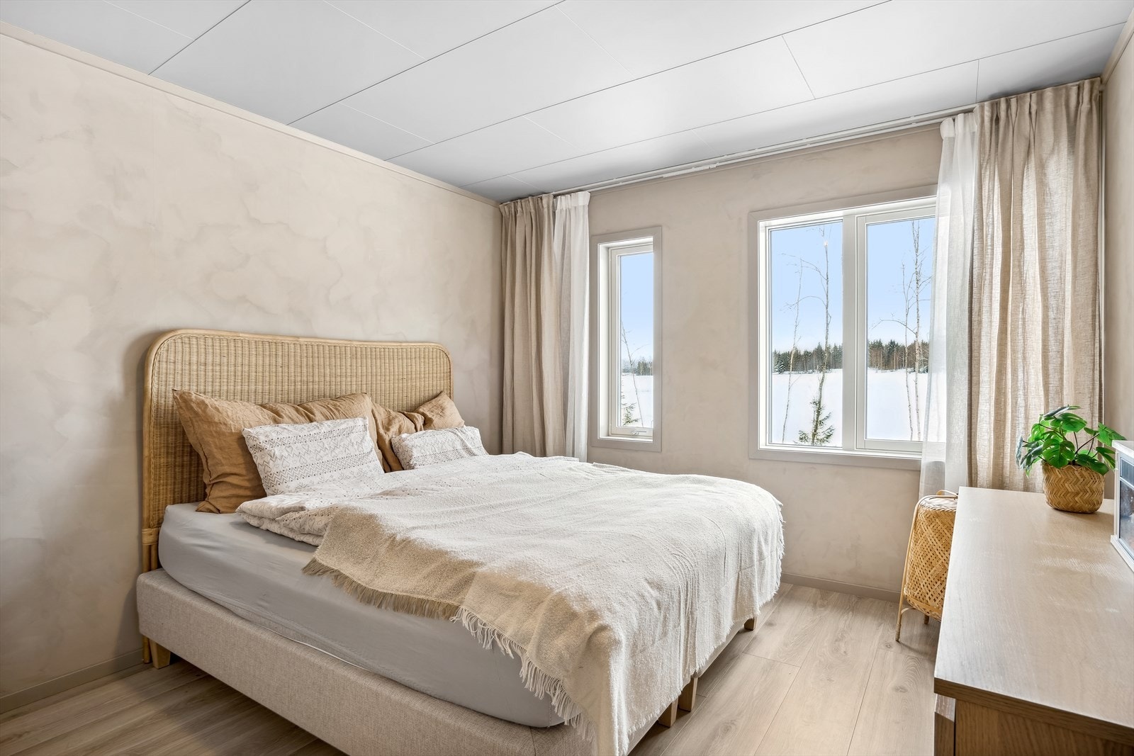 Eiendommen har tre soverom, alle er plassert i andre etasje. Galleribilde