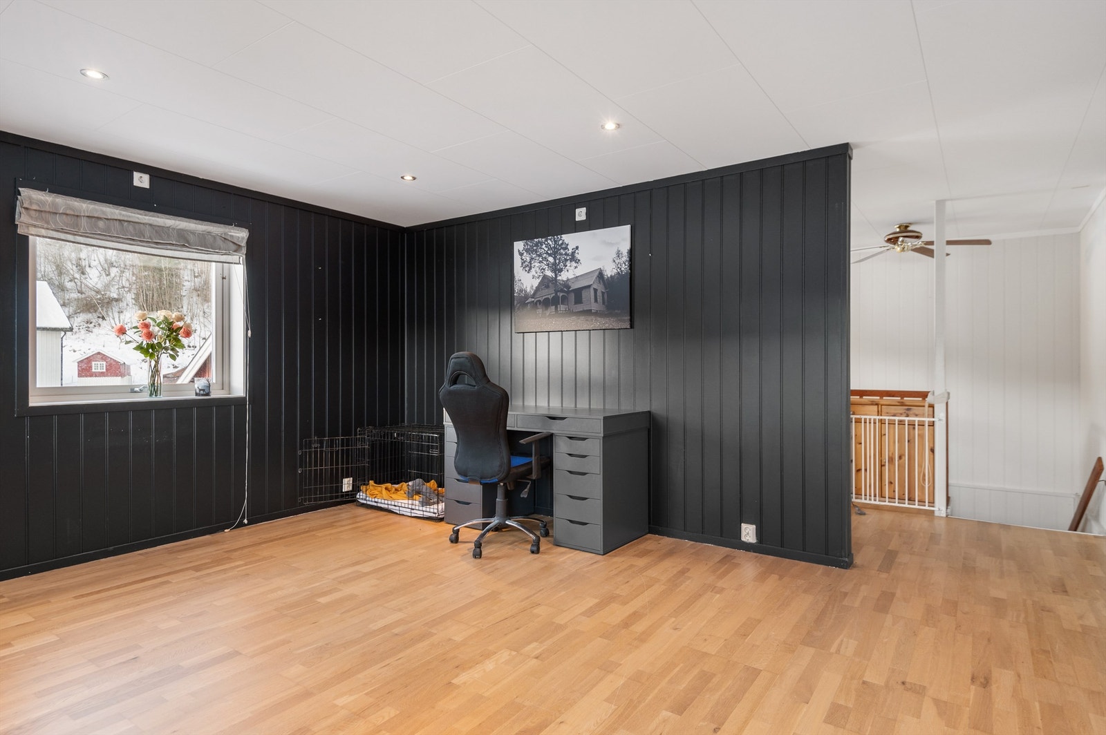 Rommet har stort potensial, og kan deles inn i ett eller to soverom til. Galleribilde