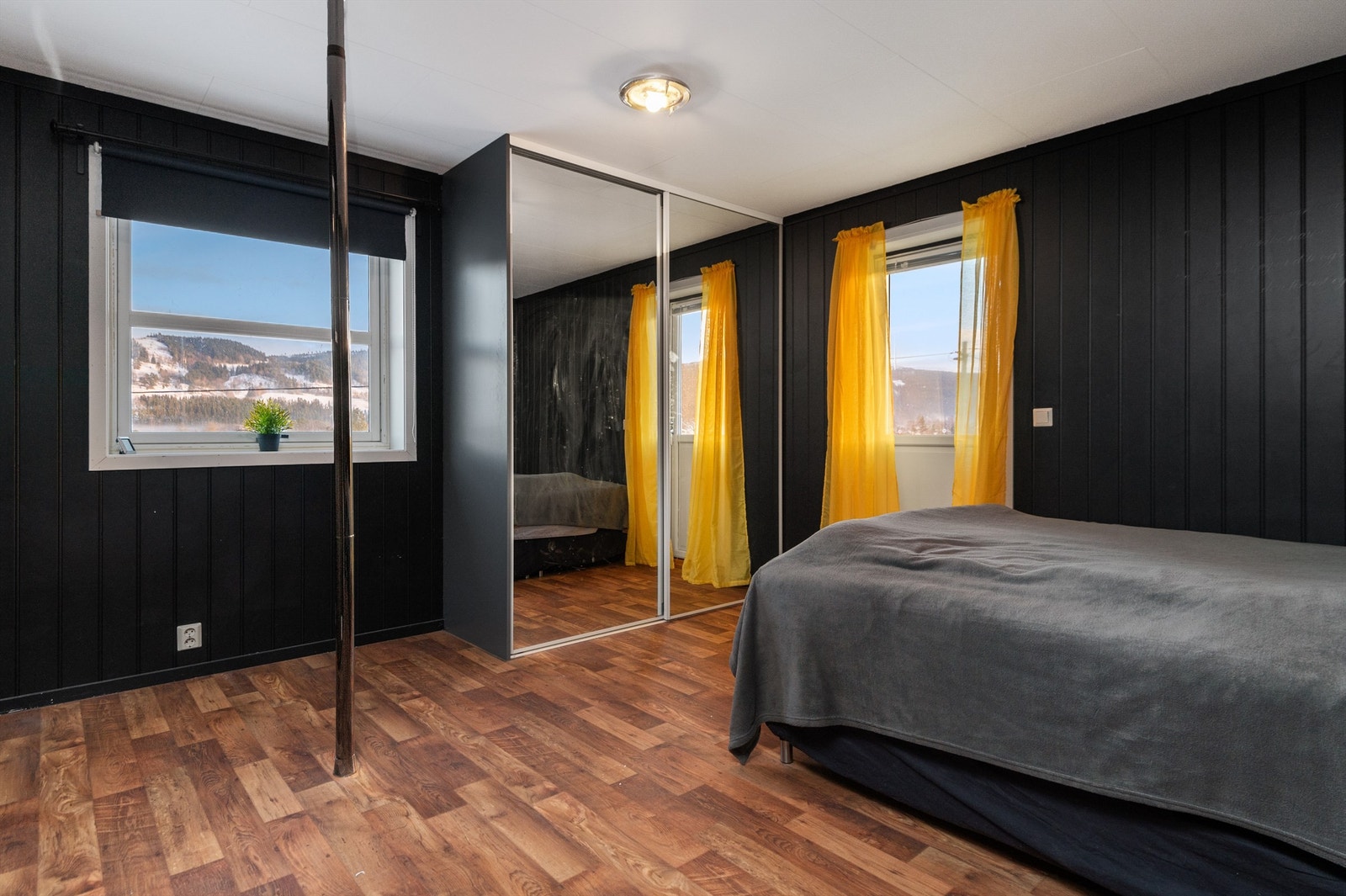 Det største rommet i 2. etasje måler 16 kvm. Galleribilde