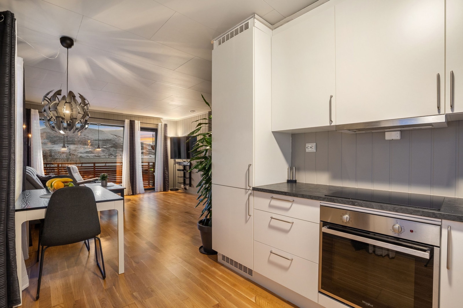 Fra kjøkken/stue Galleribilde