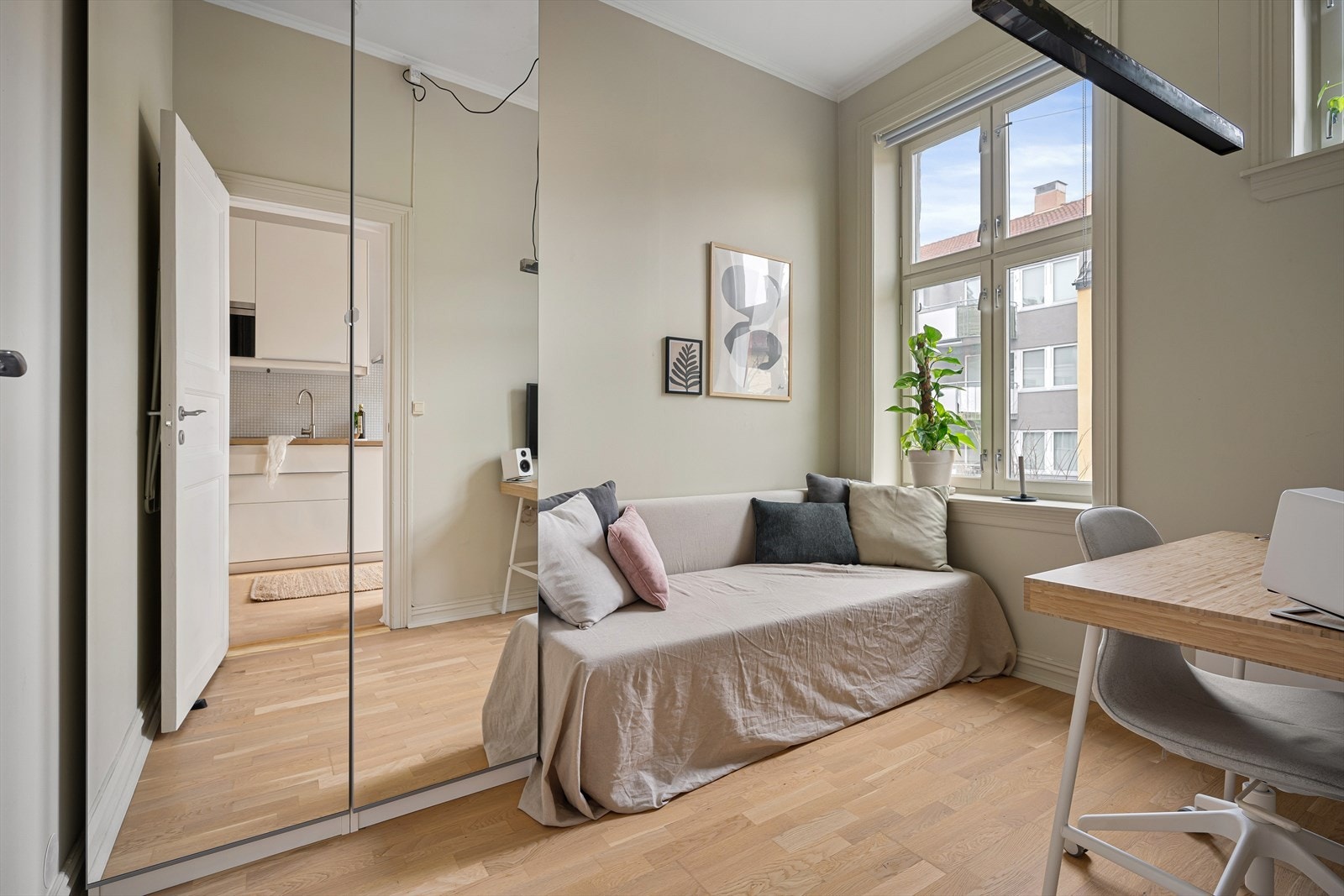 Soverom nr. 2, passer ypperlig som barnerom eller kontor. Galleribilde