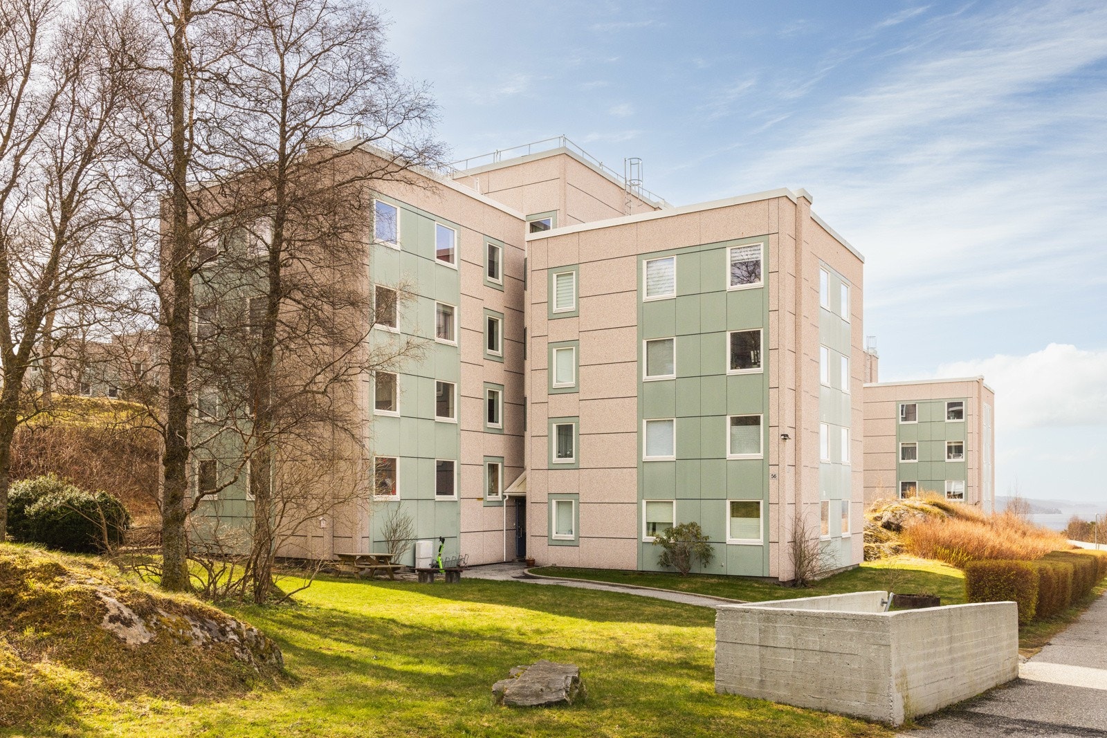 Sentral beliggenhet med naturskjønne omgivelser i Toppe Borettslag. Galleribilde