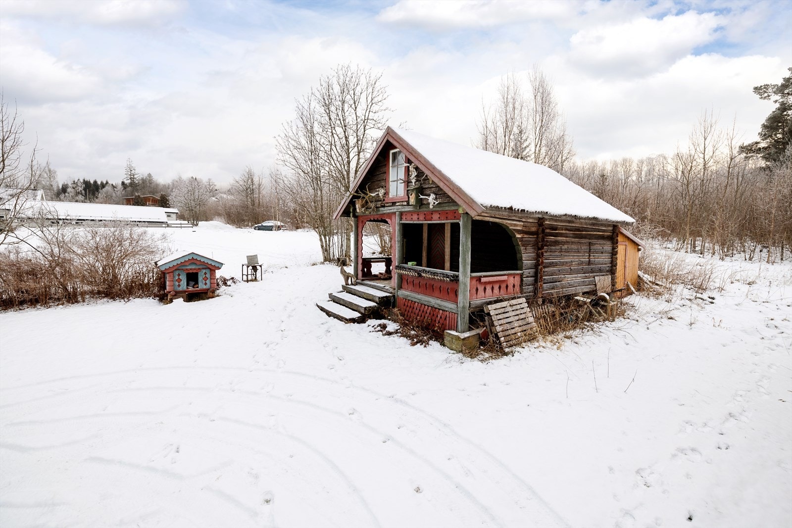 Eldgammelt stabbur, en skikkelig stemningsskaper på tunet. Galleribilde