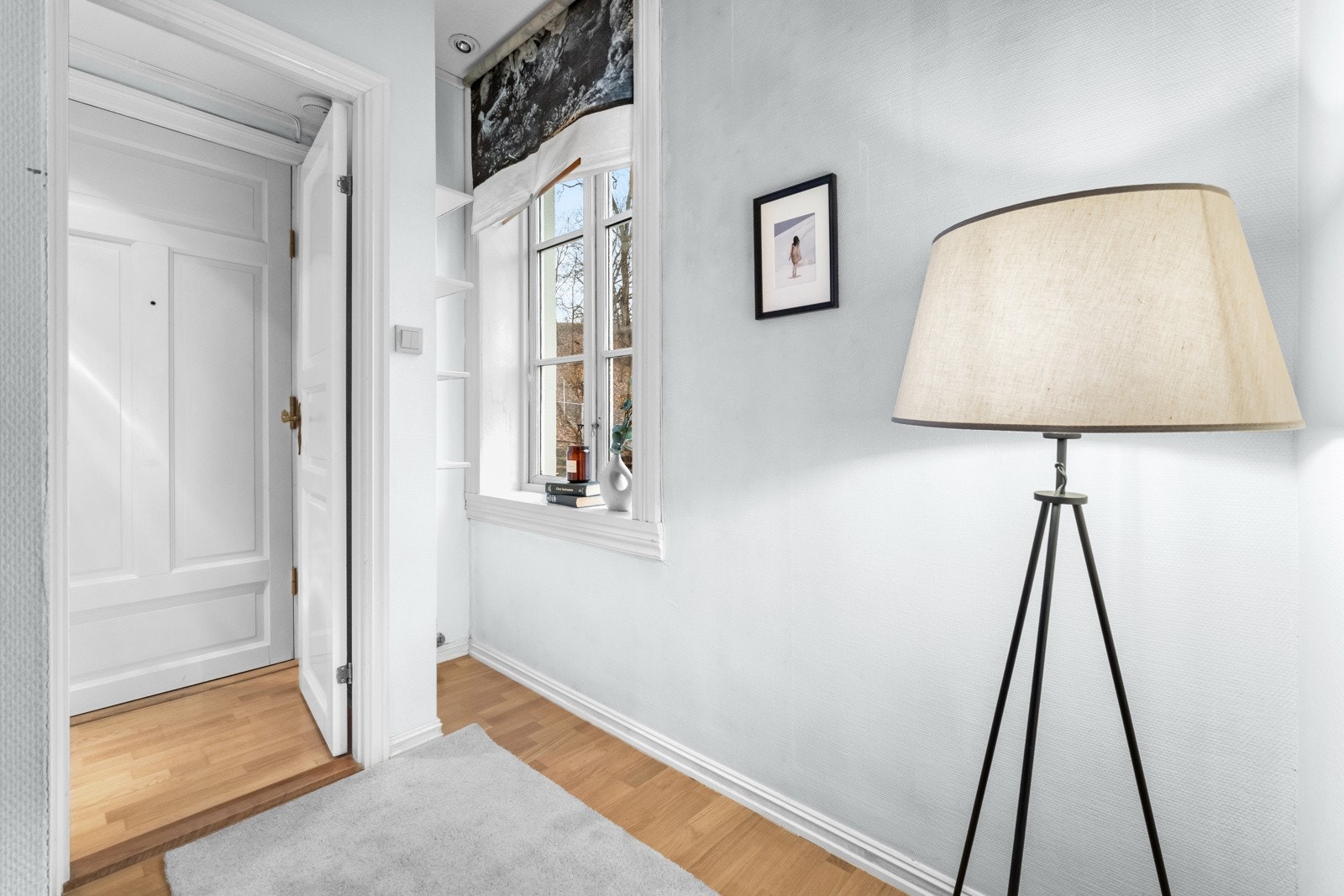 Inngang til rommet fra entré Galleribilde