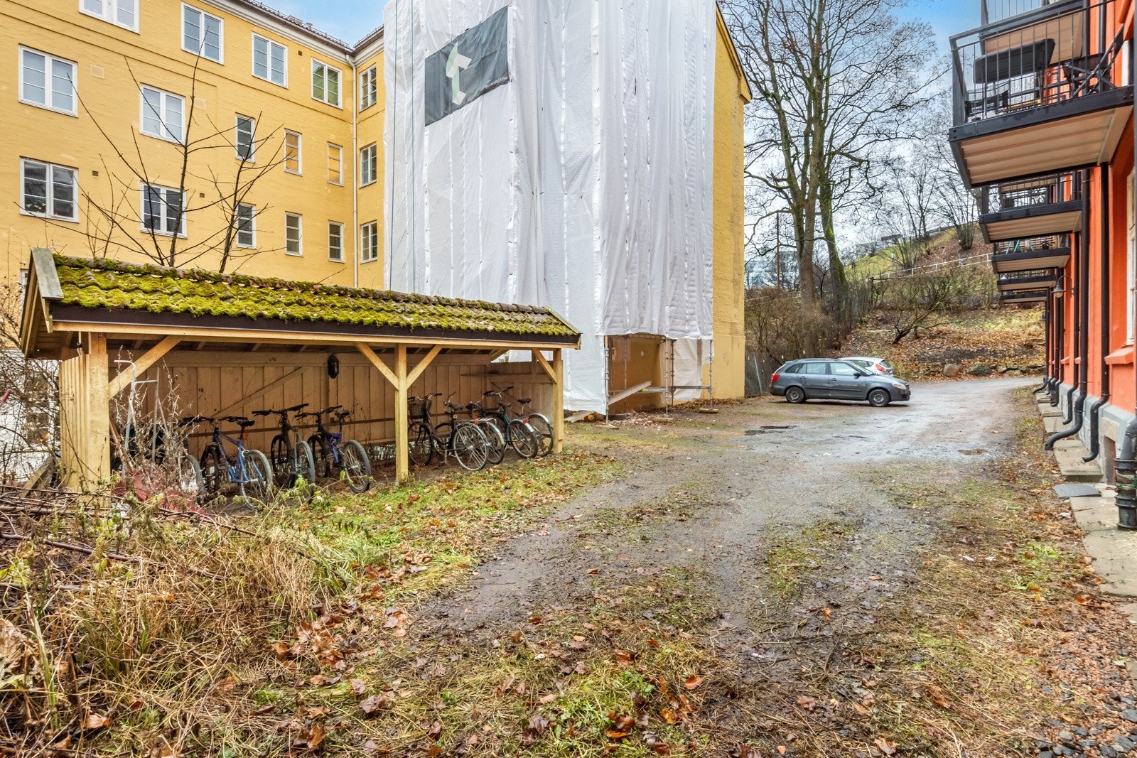 Borettslaget har felles sykkelparkering og mulighet for leie av parkeringsplass Galleribilde