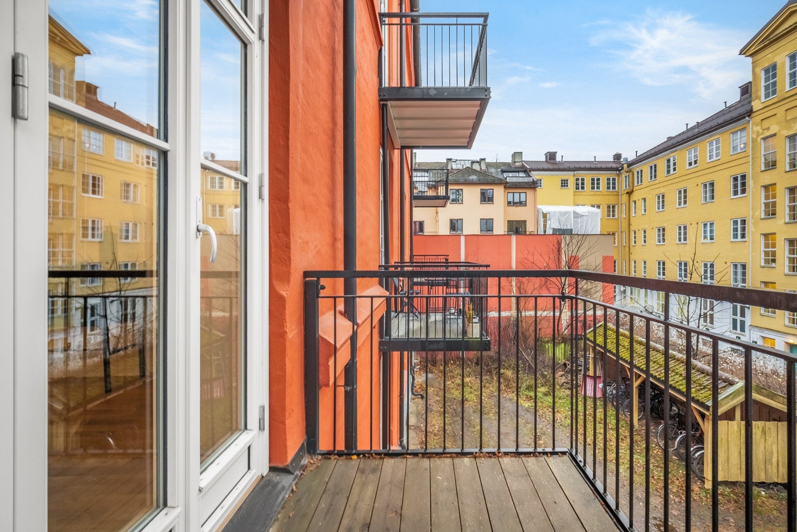 Fra stuen har du utgang til en koselig balkong på ca. 3 m² Galleribilde