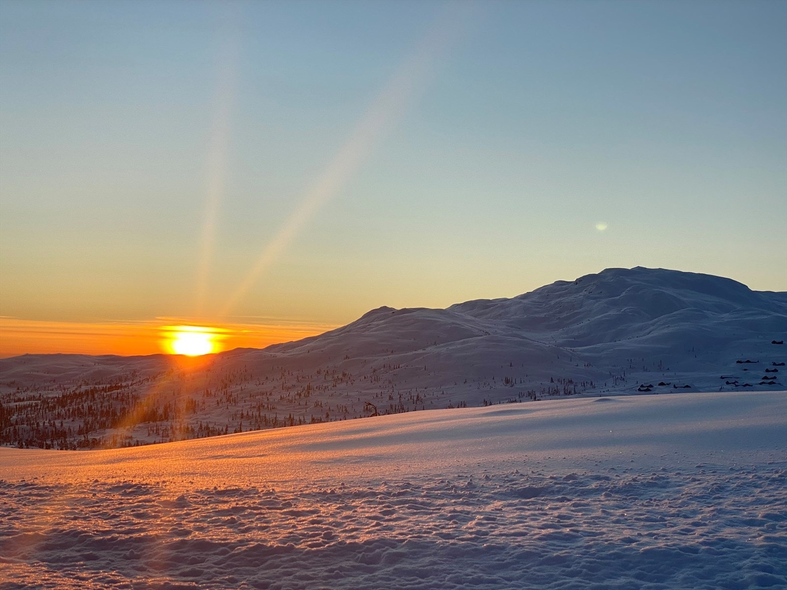 Nydelig soloppgang en kjølig januarmorgen. Galleribilde