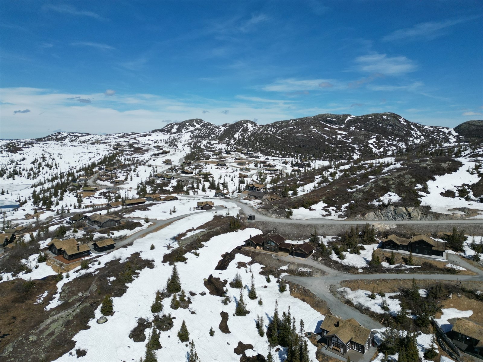 Tomten er et godt utgangspunkt for fine turmuligheter. Vardefjell ligger i bakkant. Galleribilde