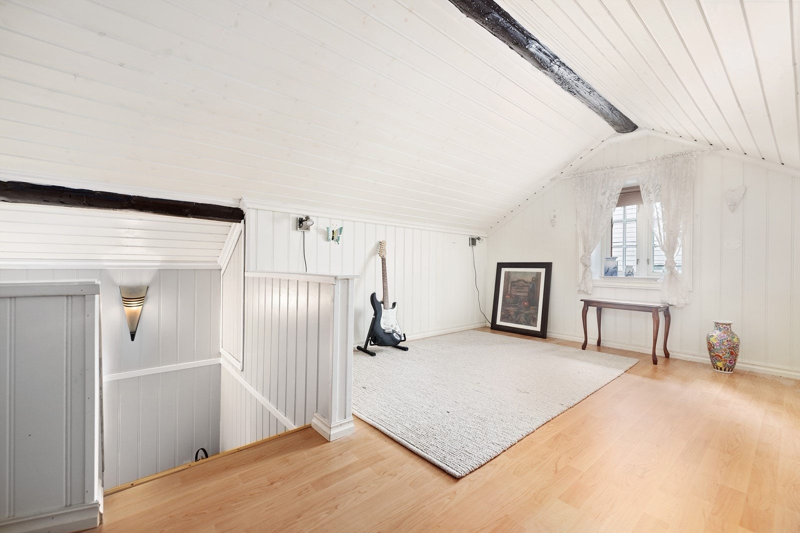Soverom 2 - Godkjent som soverom men åpnet til loftstue Galleribilde