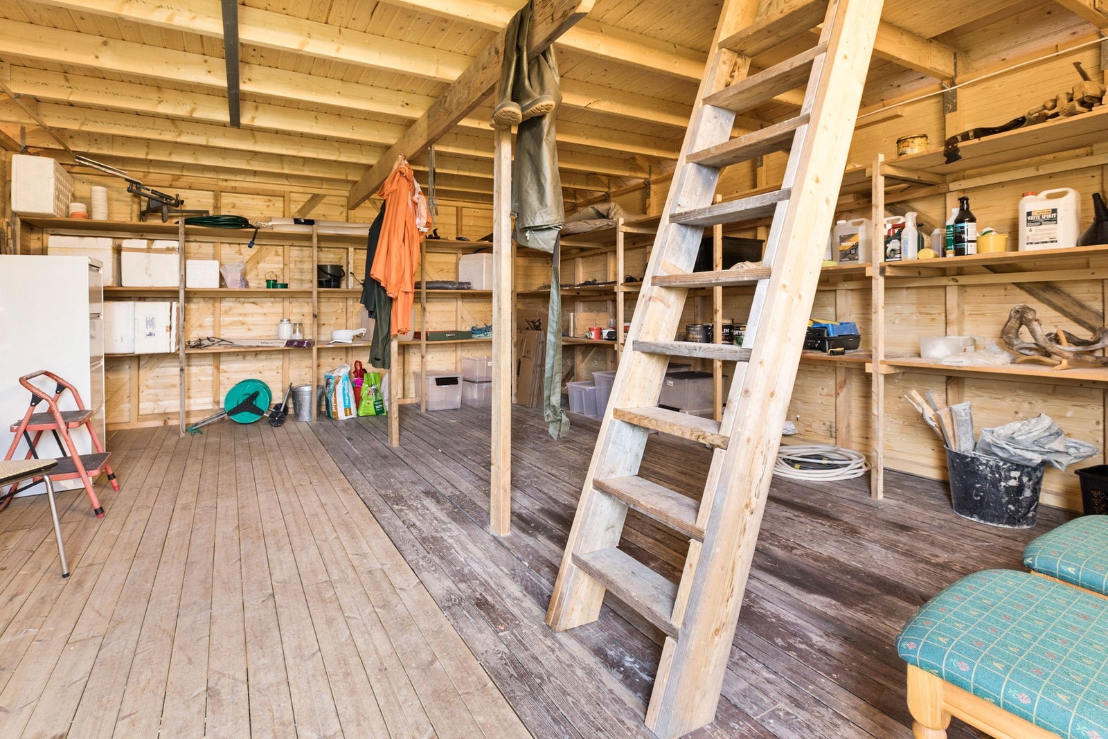 I boden er det god plass for oppbevaring Galleribilde