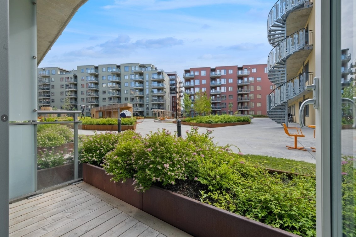 Terrassen mot tunet Galleribilde