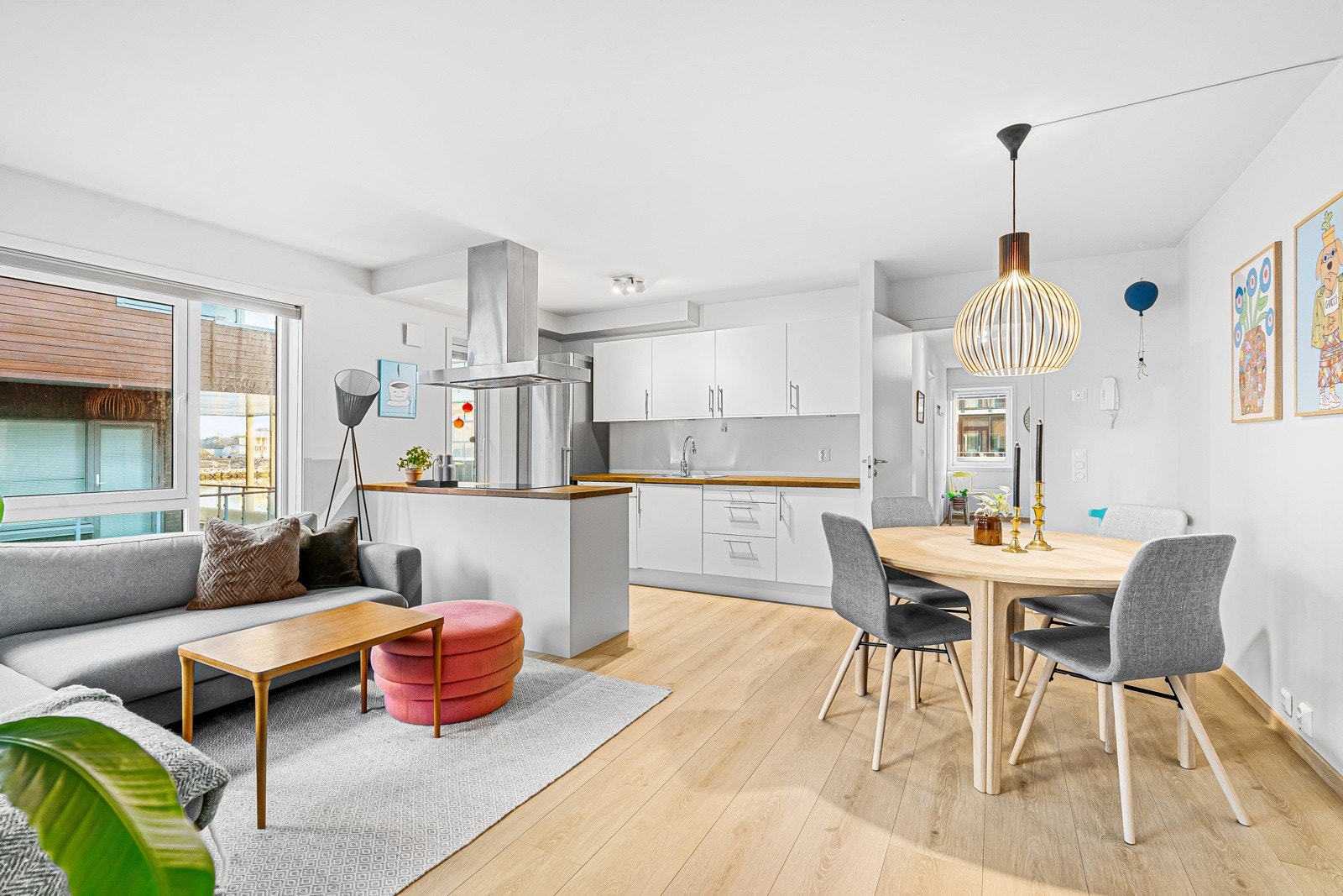 Boligen har en god planløsning og kan enkelt innredes i ulike soner. Galleribilde