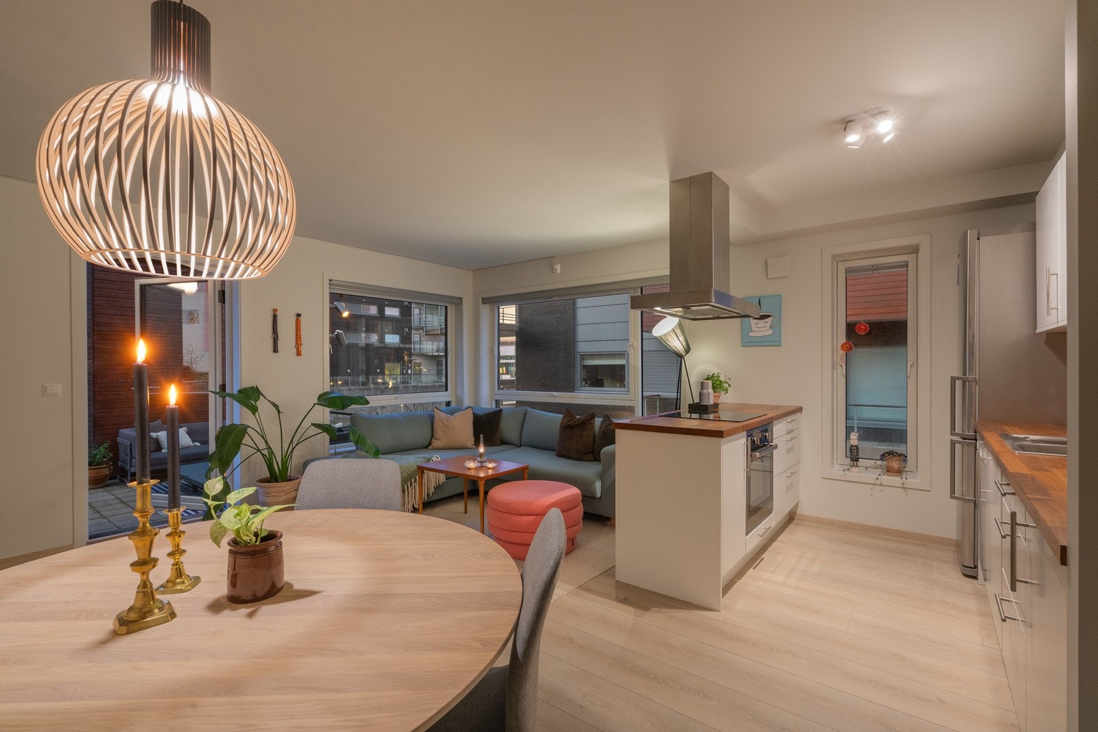 EIE Eiendomsmegling v/ Jr. Partner Håkon Hovland presenterer Laberget 88! Galleribilde