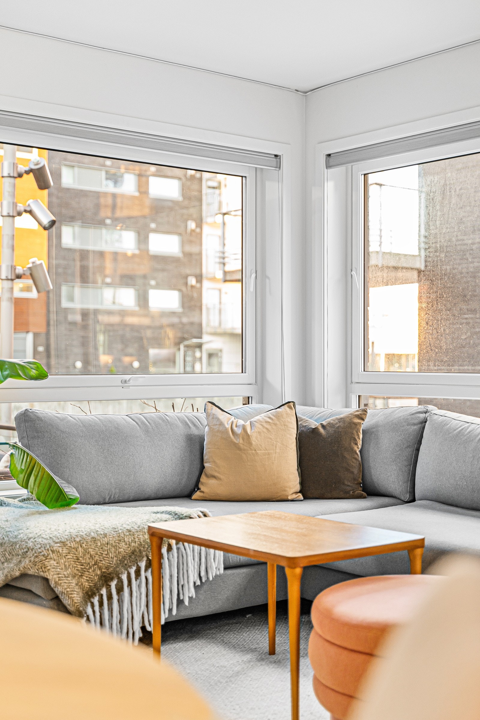 Leiligheten kan skilte med store vindusflater og usjenert beliggenhet. Galleribilde