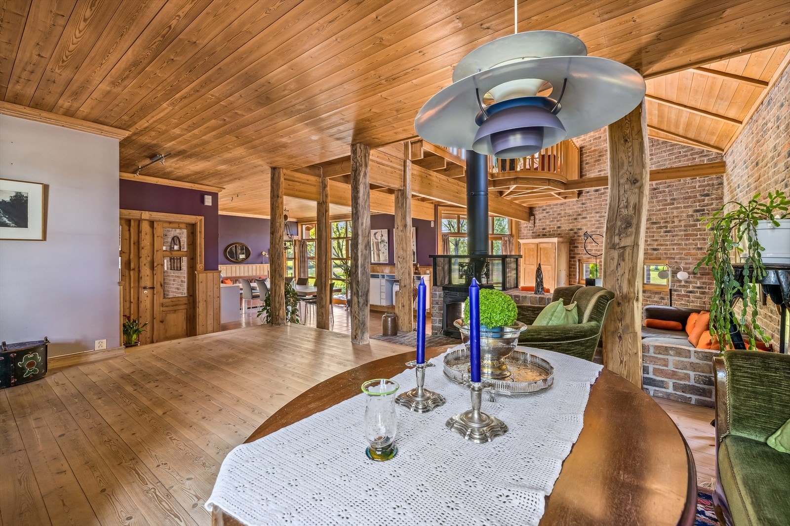 Salongen som ligger nærmest allrommet, kan også brukes som spisestue. Galleribilde