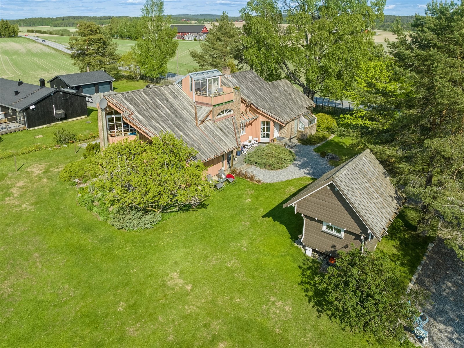 Stilfullt tun - Her har man plass til både familie og gode venner Galleribilde