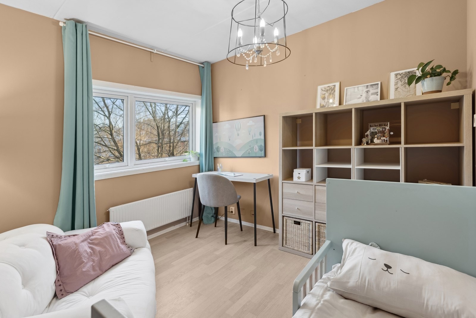 Soverom 2 passer utmerket som kontor, gjesterom eller barnerom. Galleribilde