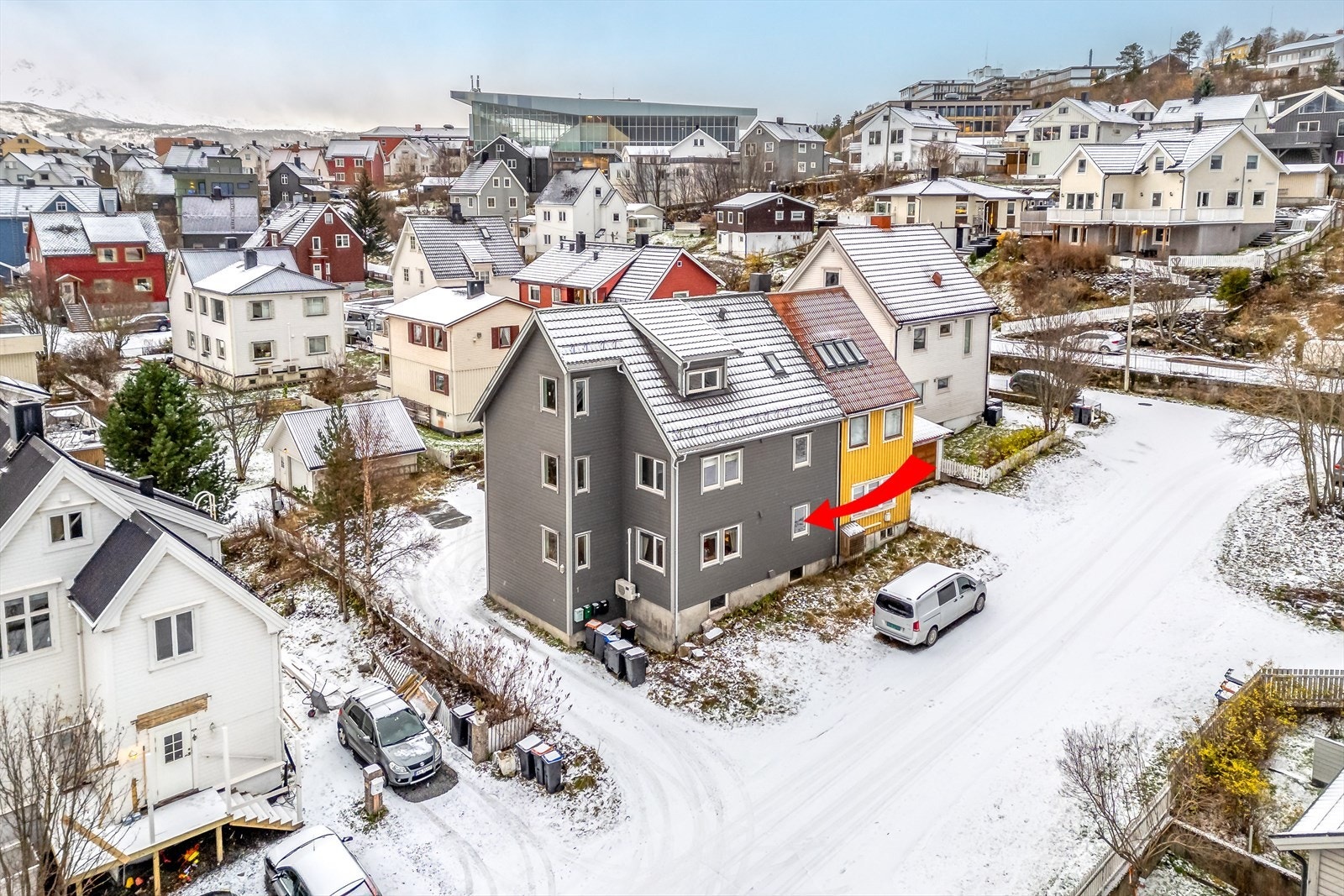 Flott selveierleilighet med sentrumsnær beliggenhet. Galleribilde