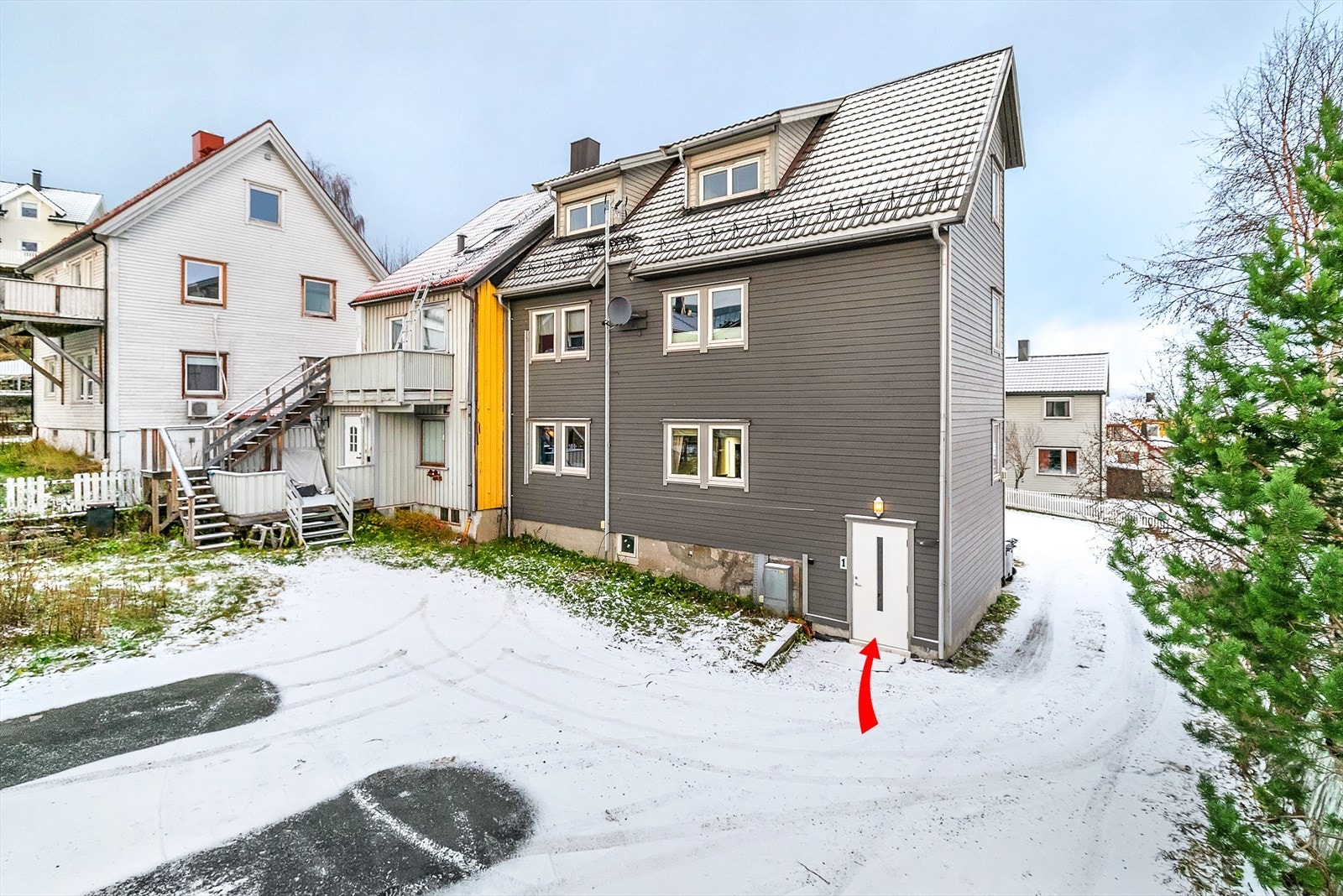 Parkering på tomt. Gangavstand til sentrumsfasiliteter. Høres dette spennende ut? Galleribilde