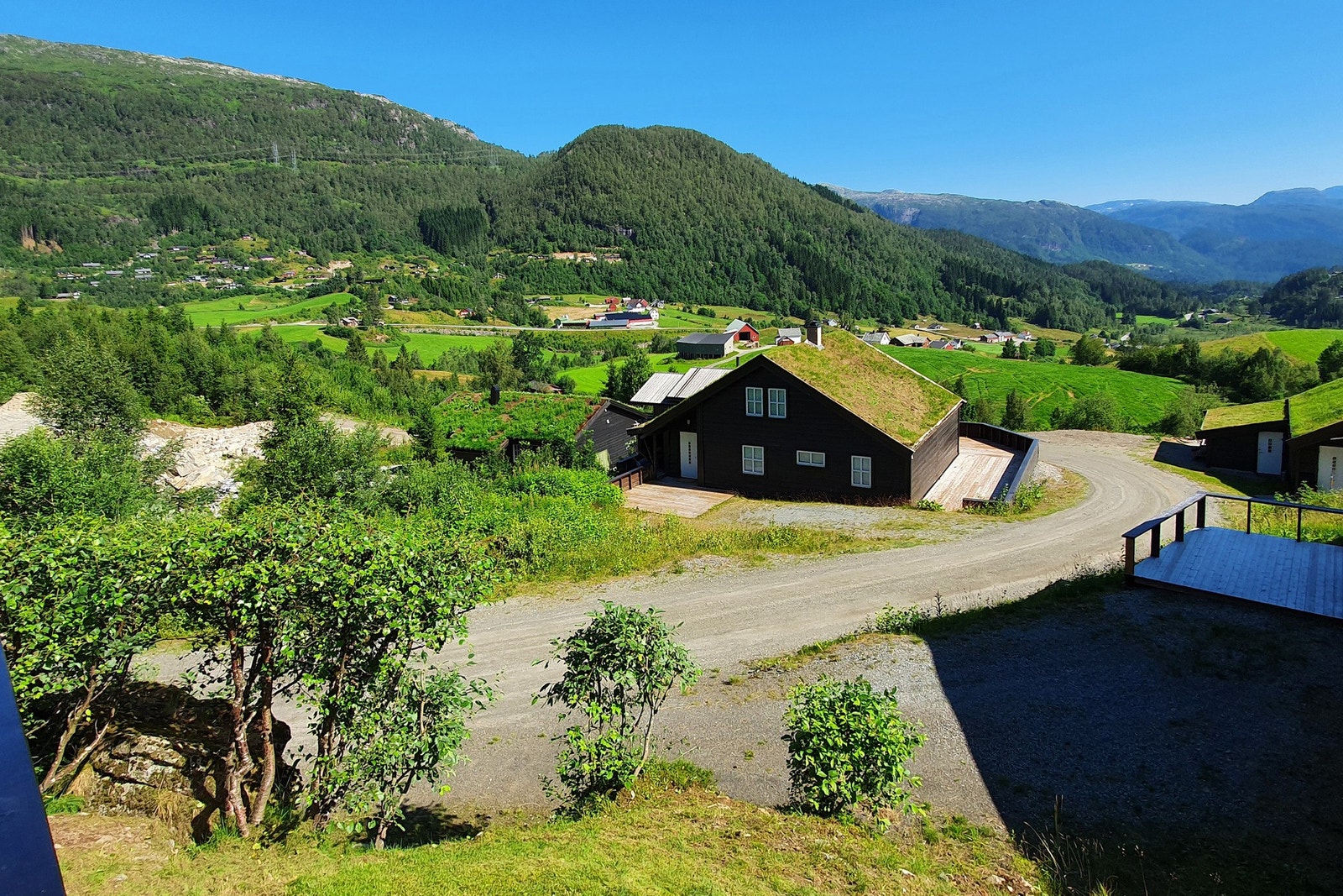 Frittliggende og åpen plassering Galleribilde
