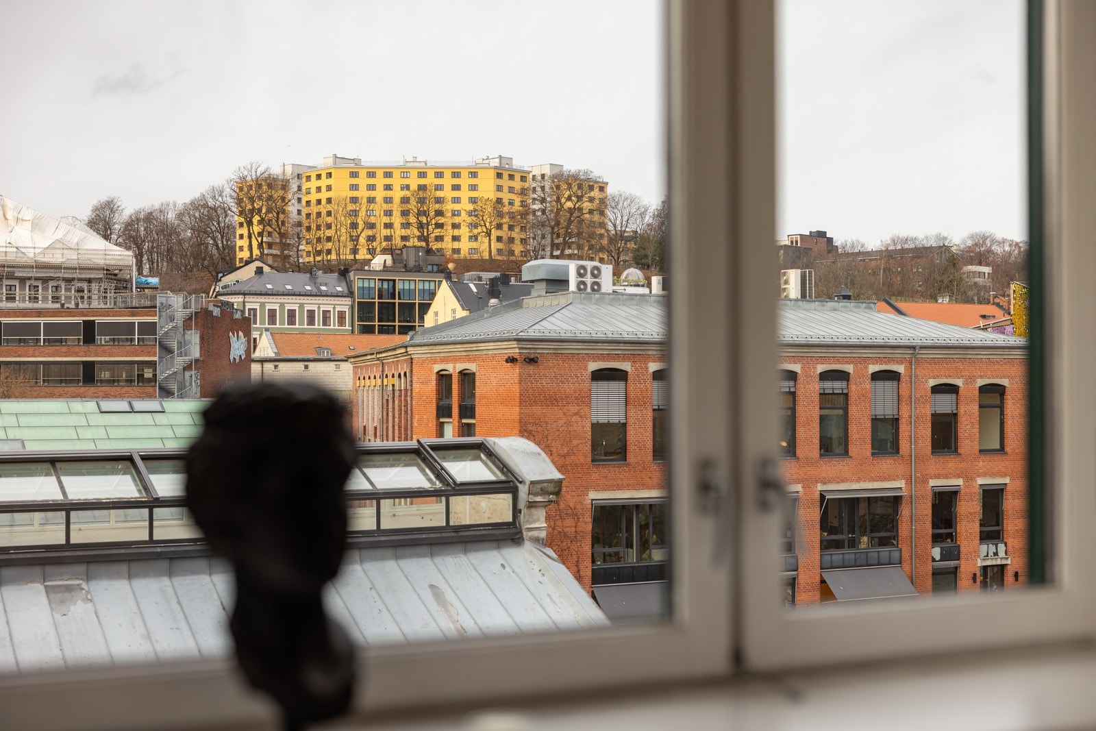 Leiligeten har flott utsikt både mot sør og vest. Galleribilde