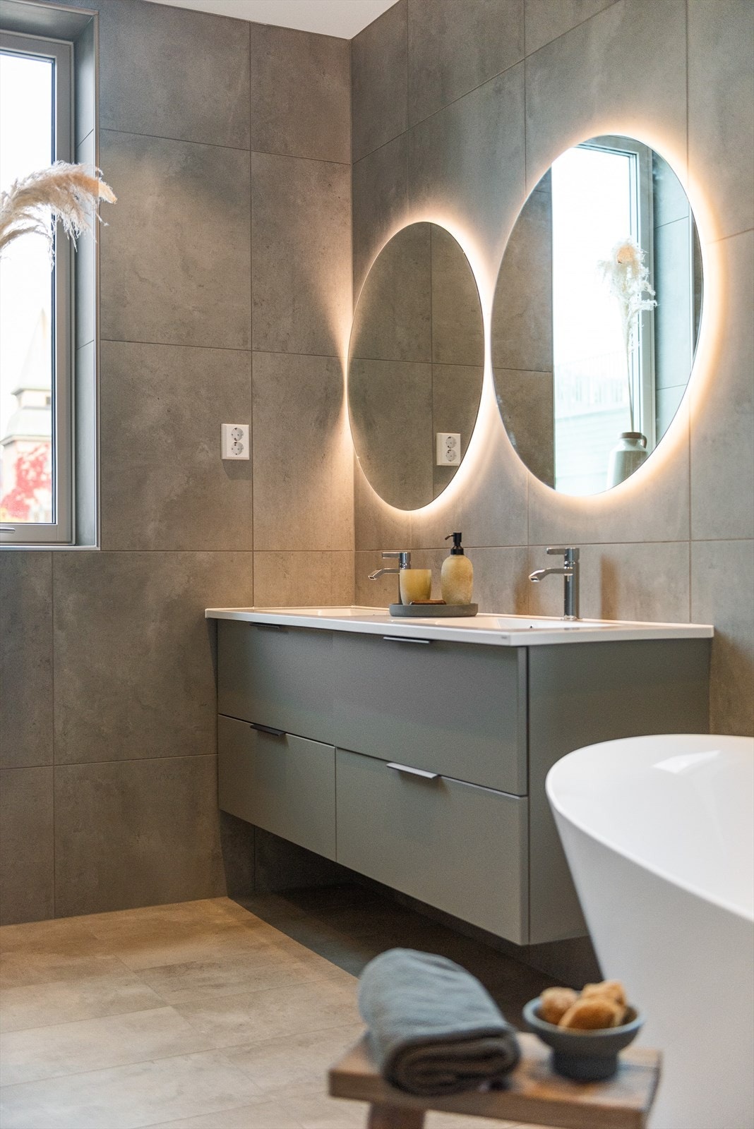 Badet har lysinnslipp fra to sider. Galleribilde