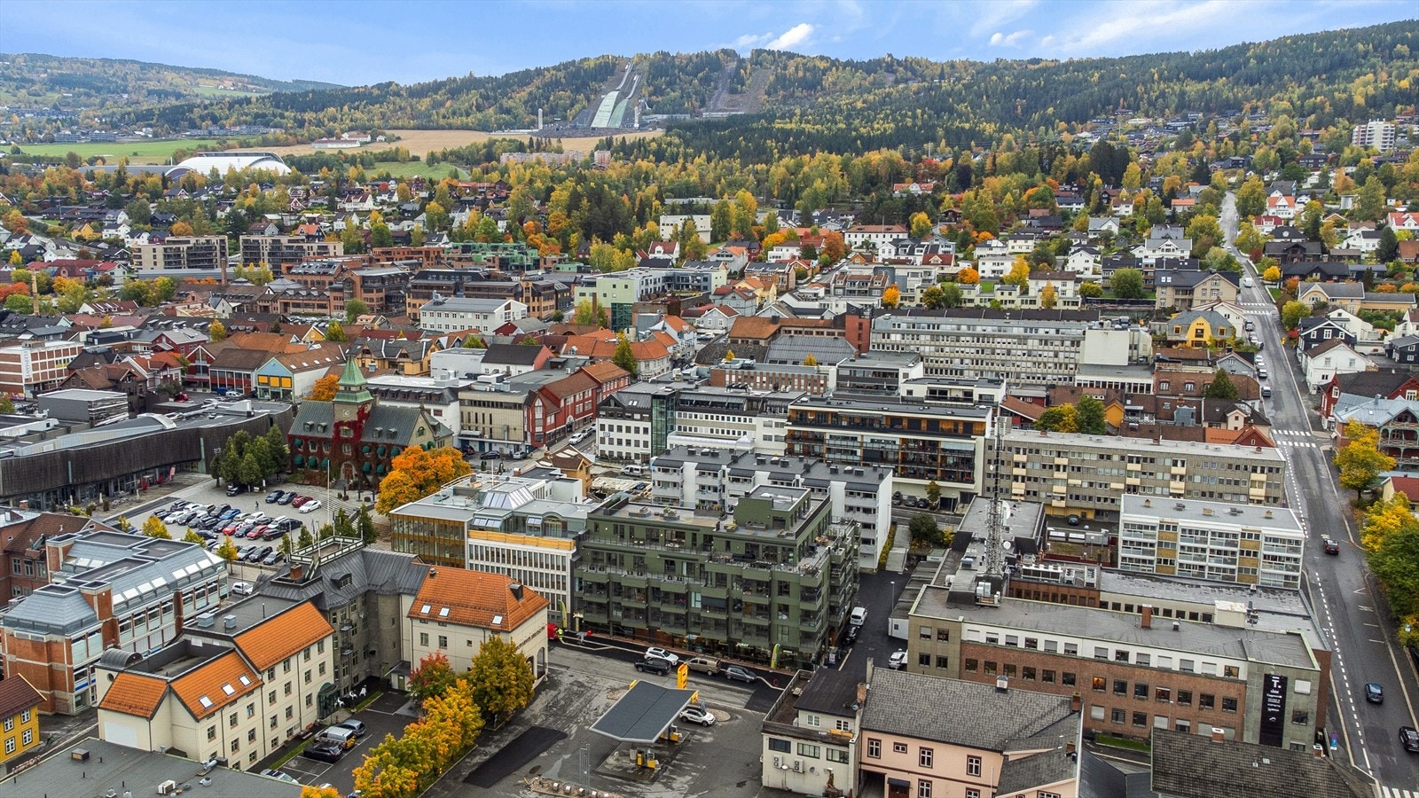 I byggets 1. etasje i finner du en JOKER butikk samt pizzabakeren. Galleribilde