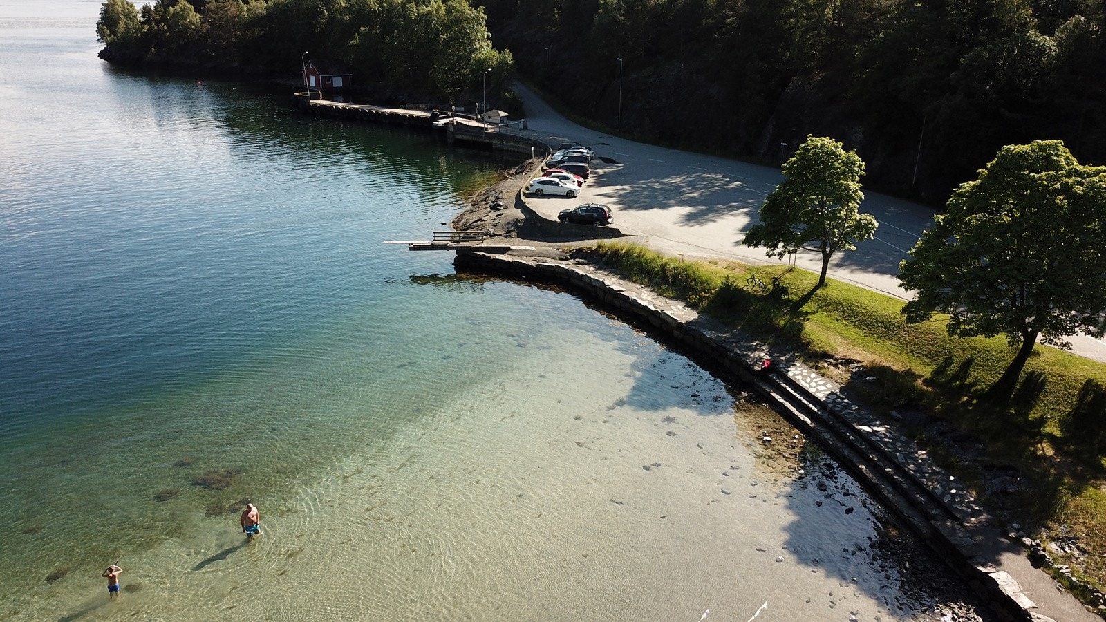 Jelsa badestrand - idyllisk badeplass for hele familien Galleribilde