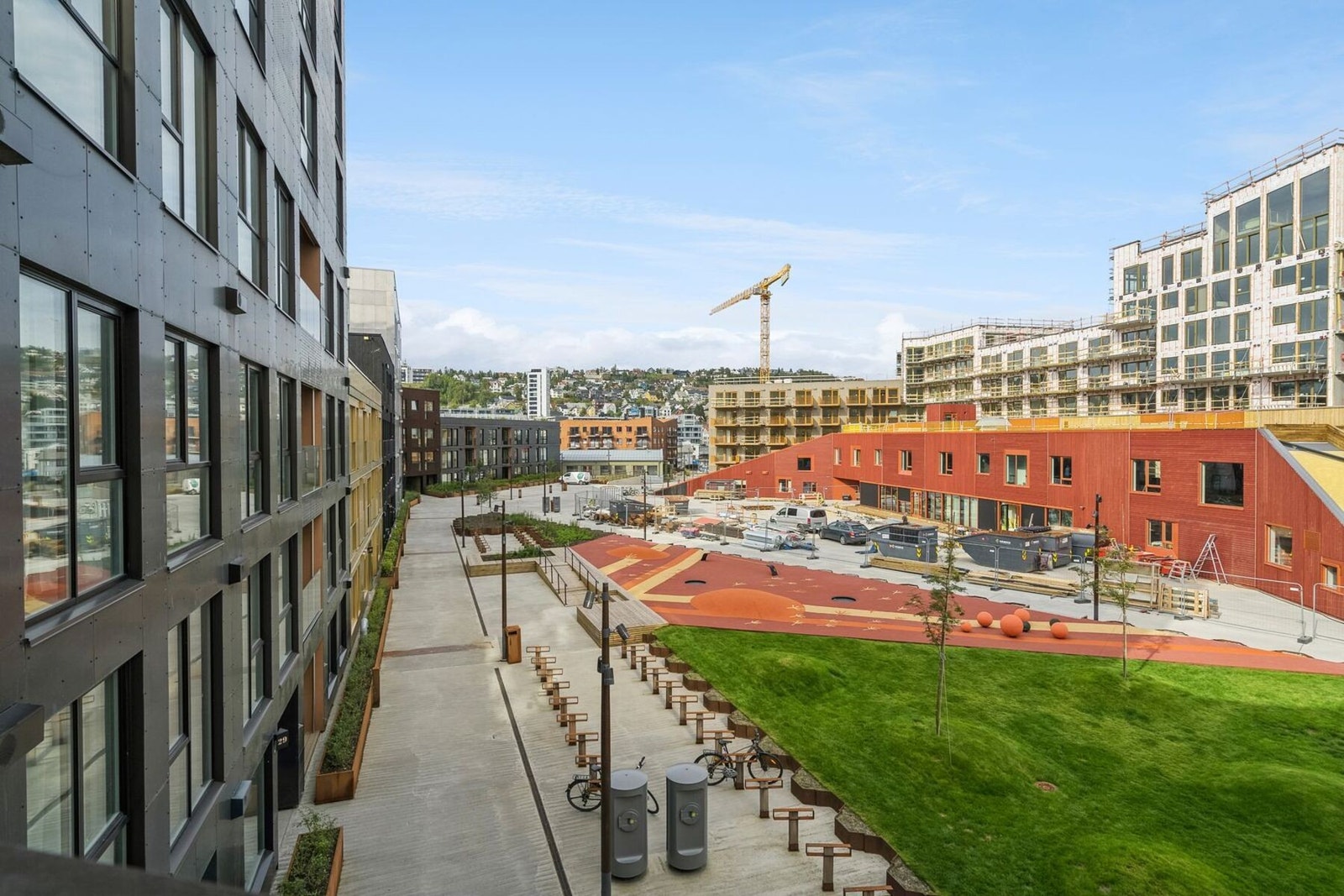 Uteområdene på Vervet er bare helt fantastiske, og både belysning, benker, blomsterkasser har en nydelig finish! Galleribilde