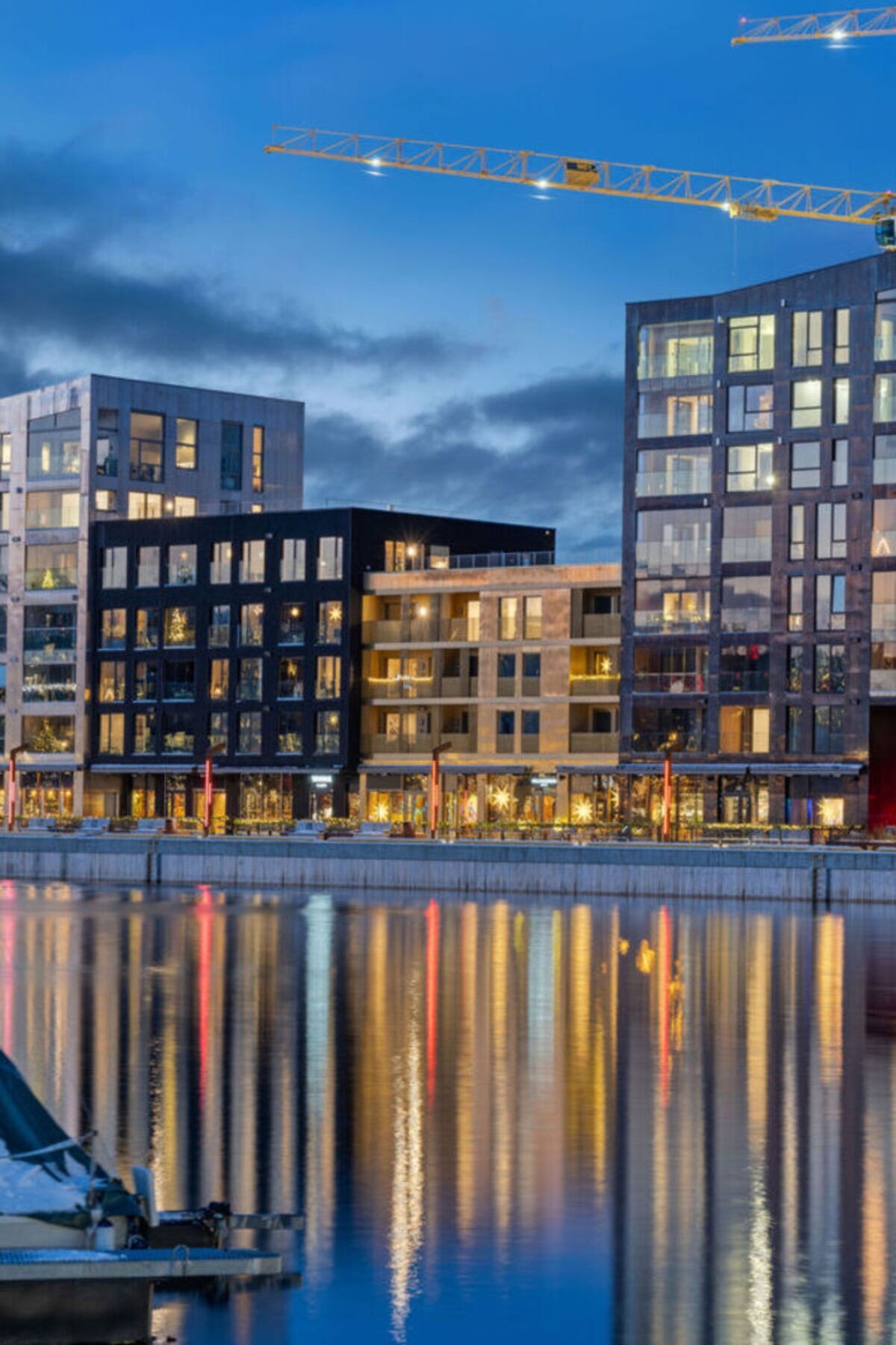 Her har vi for salg en 3-roms leilighet som byr på mange fine kvaliteter, og en av de er den lune vannbårne varmen i gulvene. Galleribilde