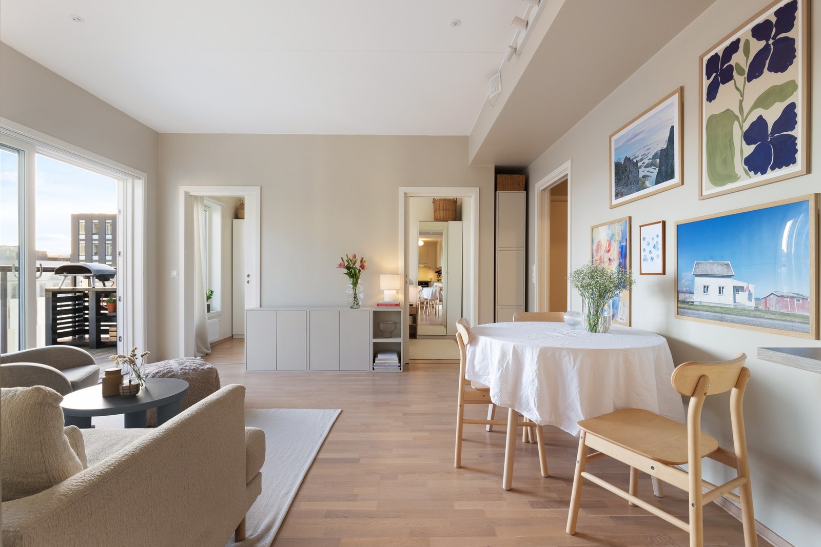 Dette er rommet for sosiale sammenkomster med venner og familie! Galleribilde