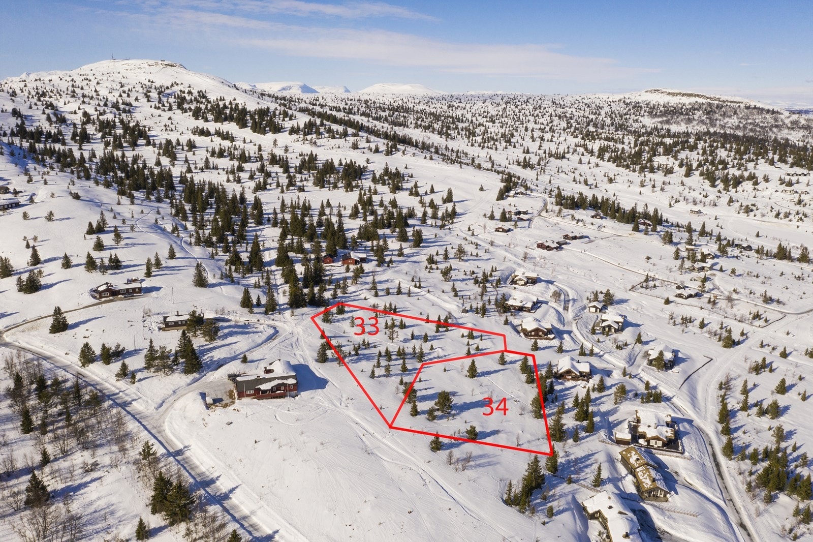 Rå beliggenhet ved Kamben - Golsfjellet, med kort vei til alt fjellet har å by på. Galleribilde