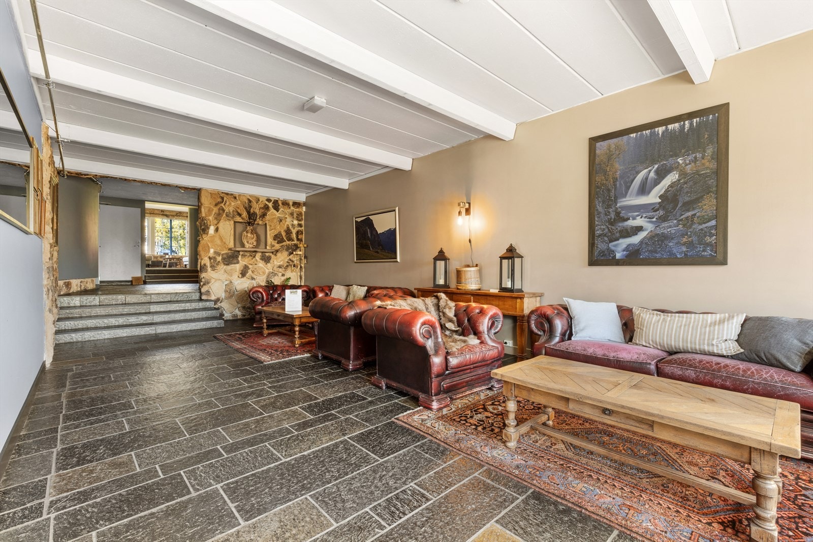 Inngangsparti på Fossheim Lodge Galleribilde