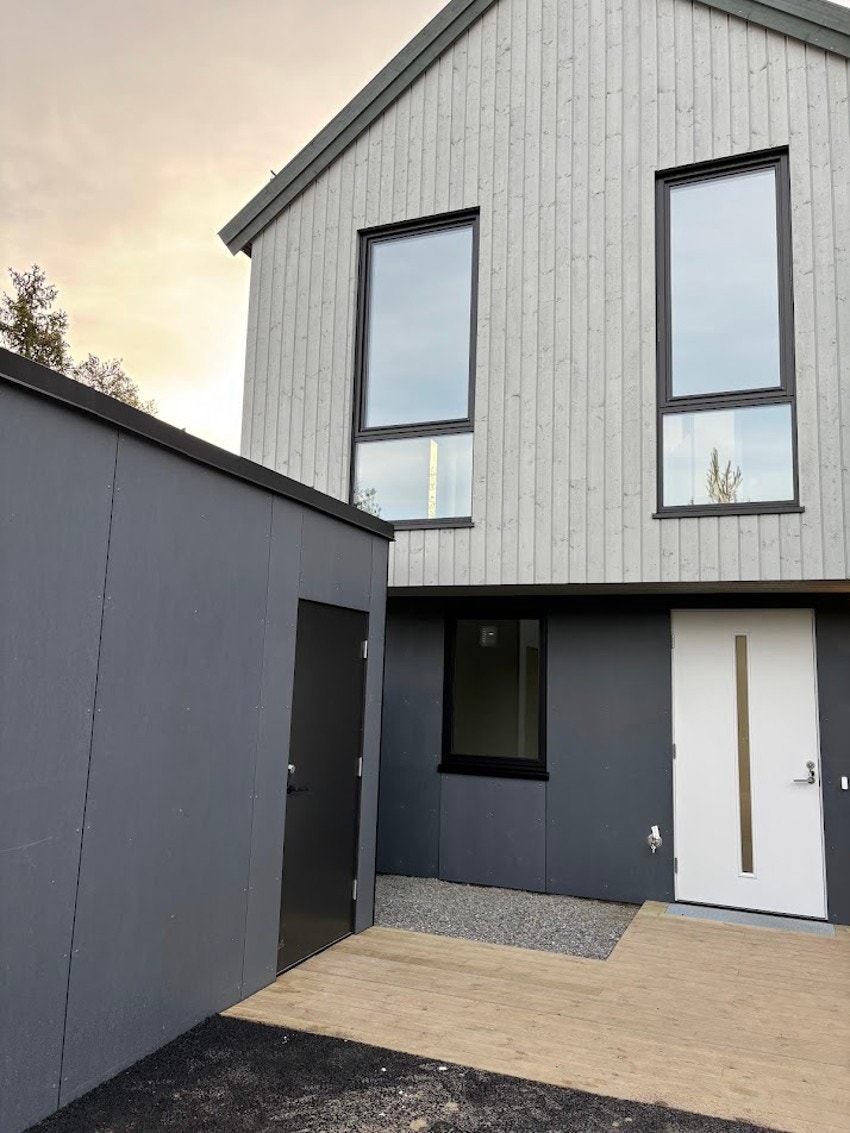 L S Bøhns veg nr 28 grenser til friområder, og har direkte adkomst til bilfri skolevei Galleribilde