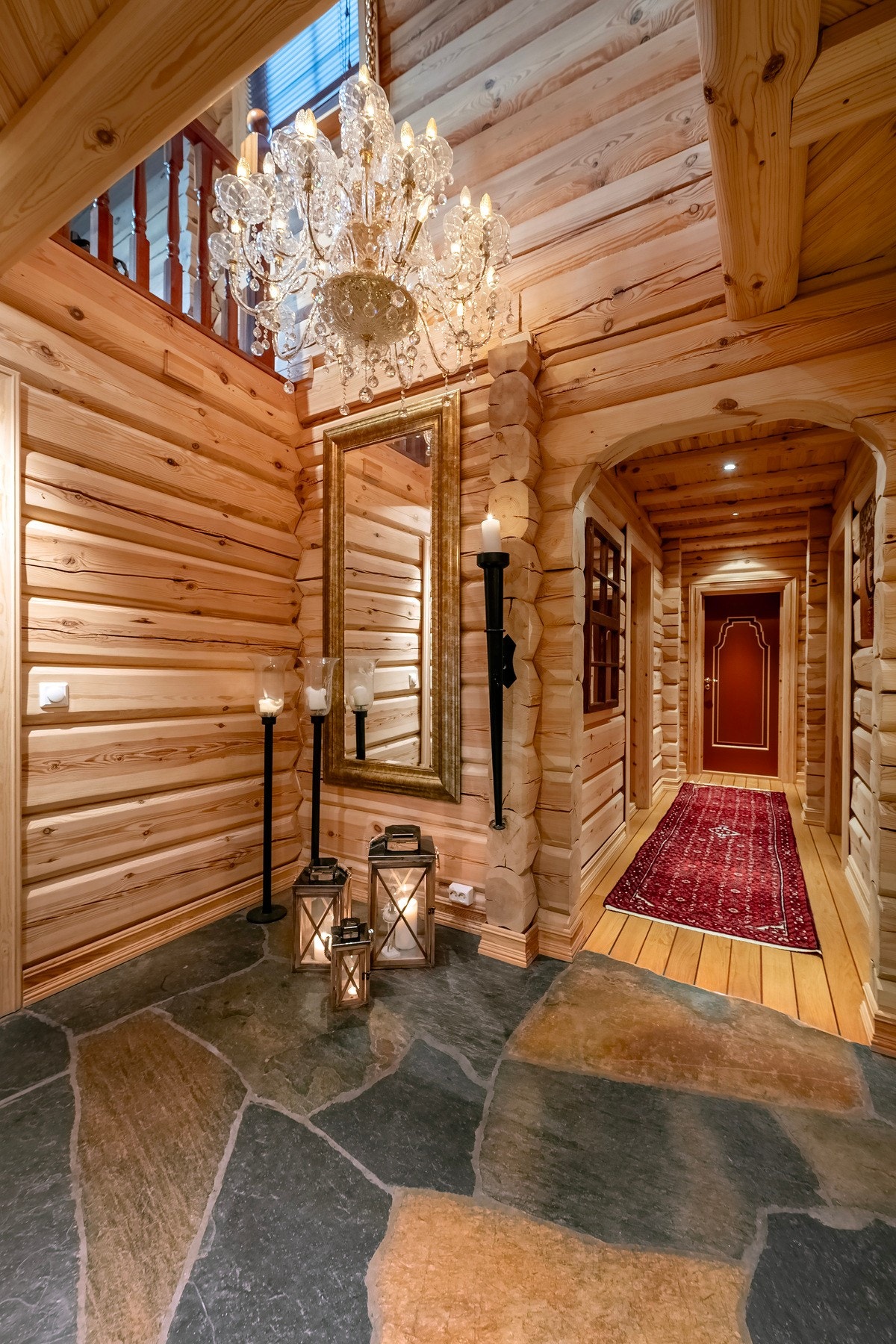 Lekker lysekrone i gang/entré. Galleribilde