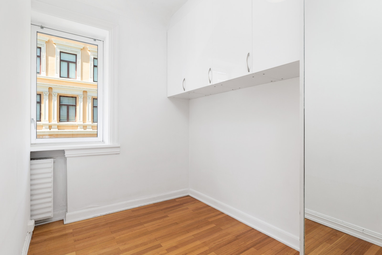 Soverom med plass til dobbeltseng. Galleribilde