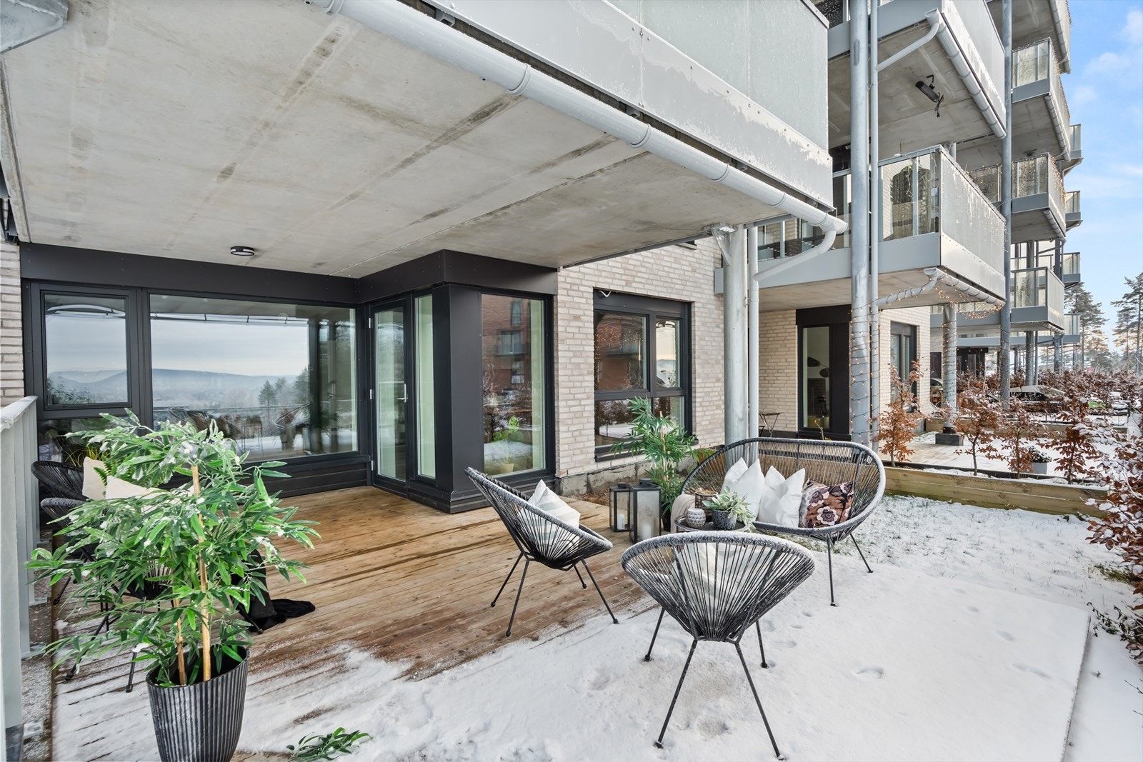 Vestvendt uteplass på ca. 23 kvm. Galleribilde